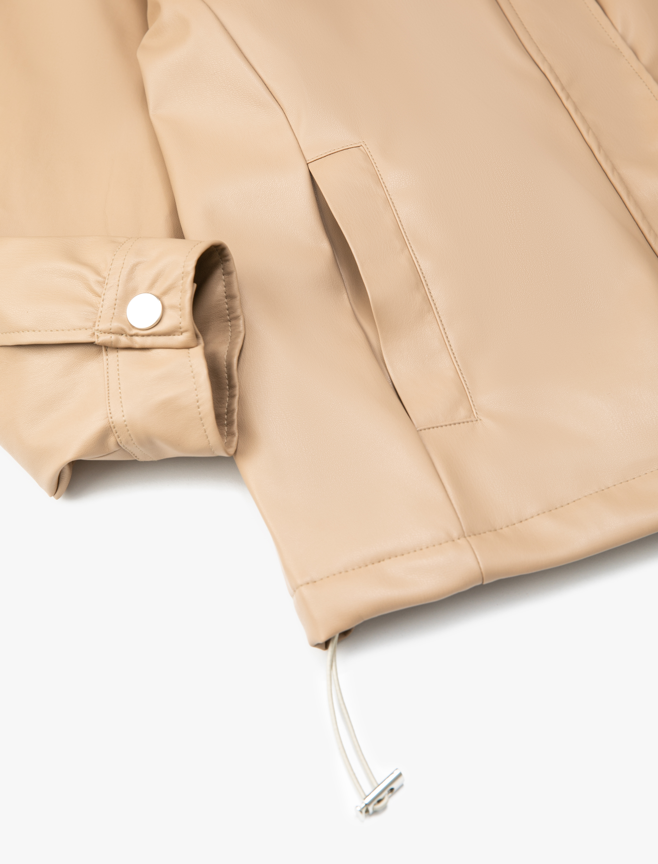   Deri Görünümlü Ceket Yakası Suni Kürklü Cep Detaylı