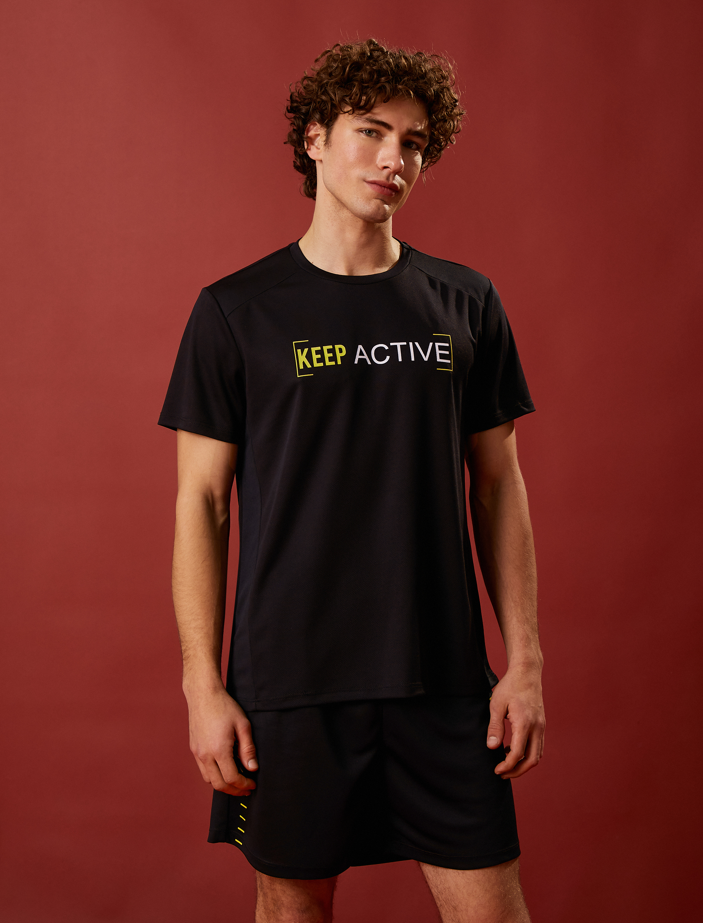   Slogan Detaylı Spor Tişört