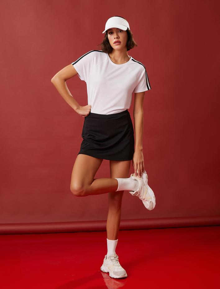  Yırtmaç Detaylı Spor Tişört Nefes Alabilen Kumaş