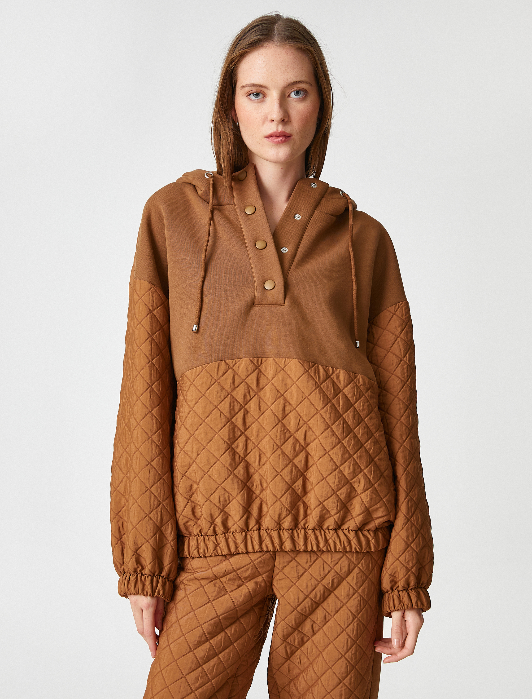 Koton X Şahika Ercümen - Kapitone Detaylı Kapüşonlu Sweatshirt