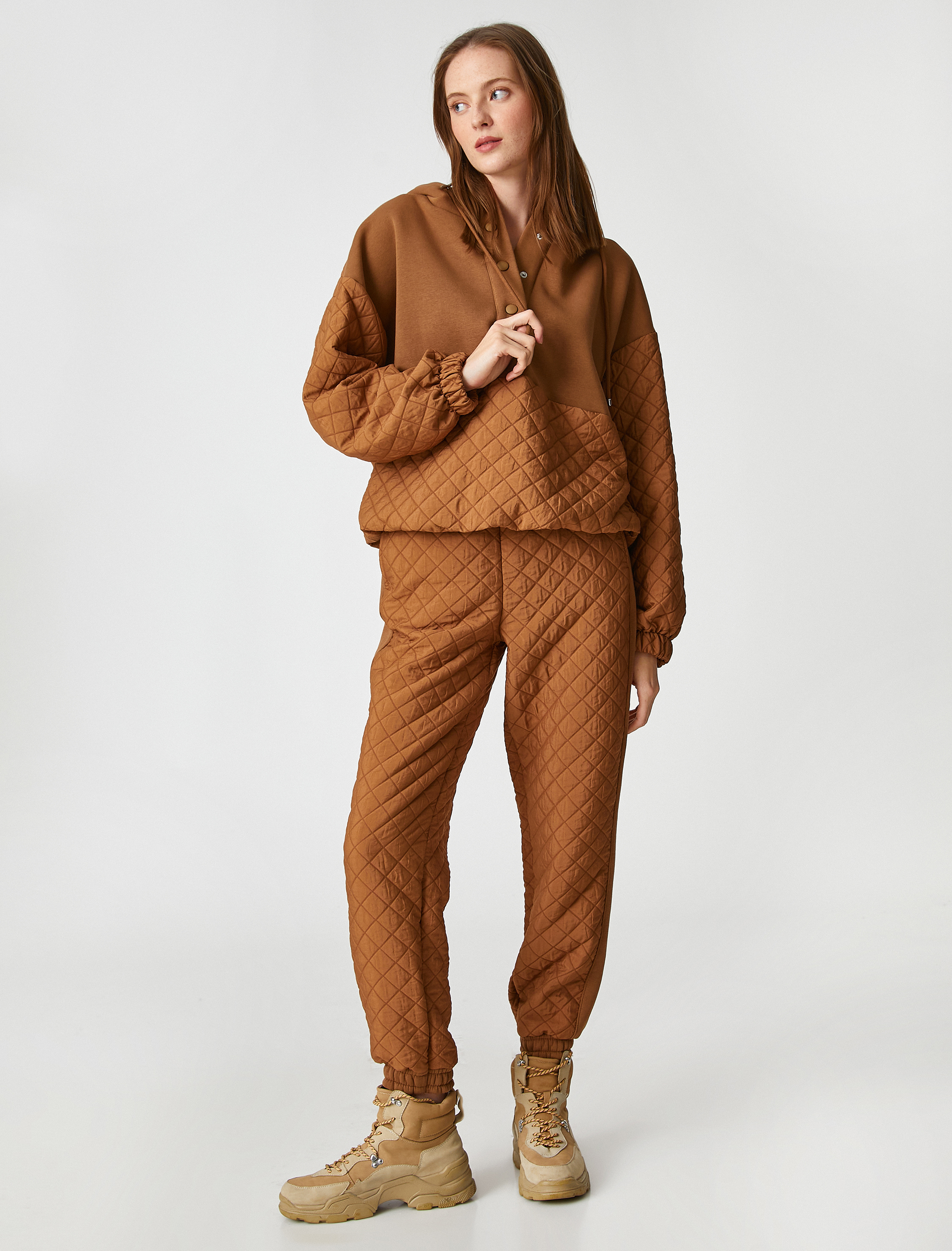 Koton X Şahika Ercümen - Kapitone Detaylı Kapüşonlu Sweatshirt