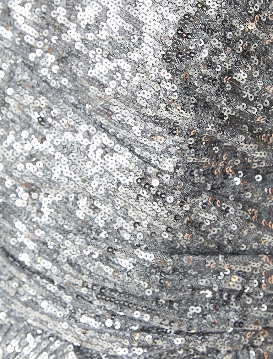   Payetli Mini Gece Elbisesi Straplez Metalik Yırtmaç Detaylı