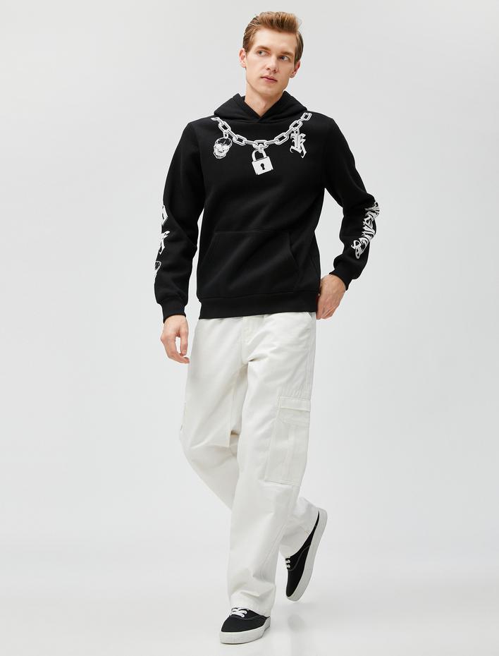  Basic Kapşonlu Sweatshirt Kuru Kafa Baskılı Cep Detaylı