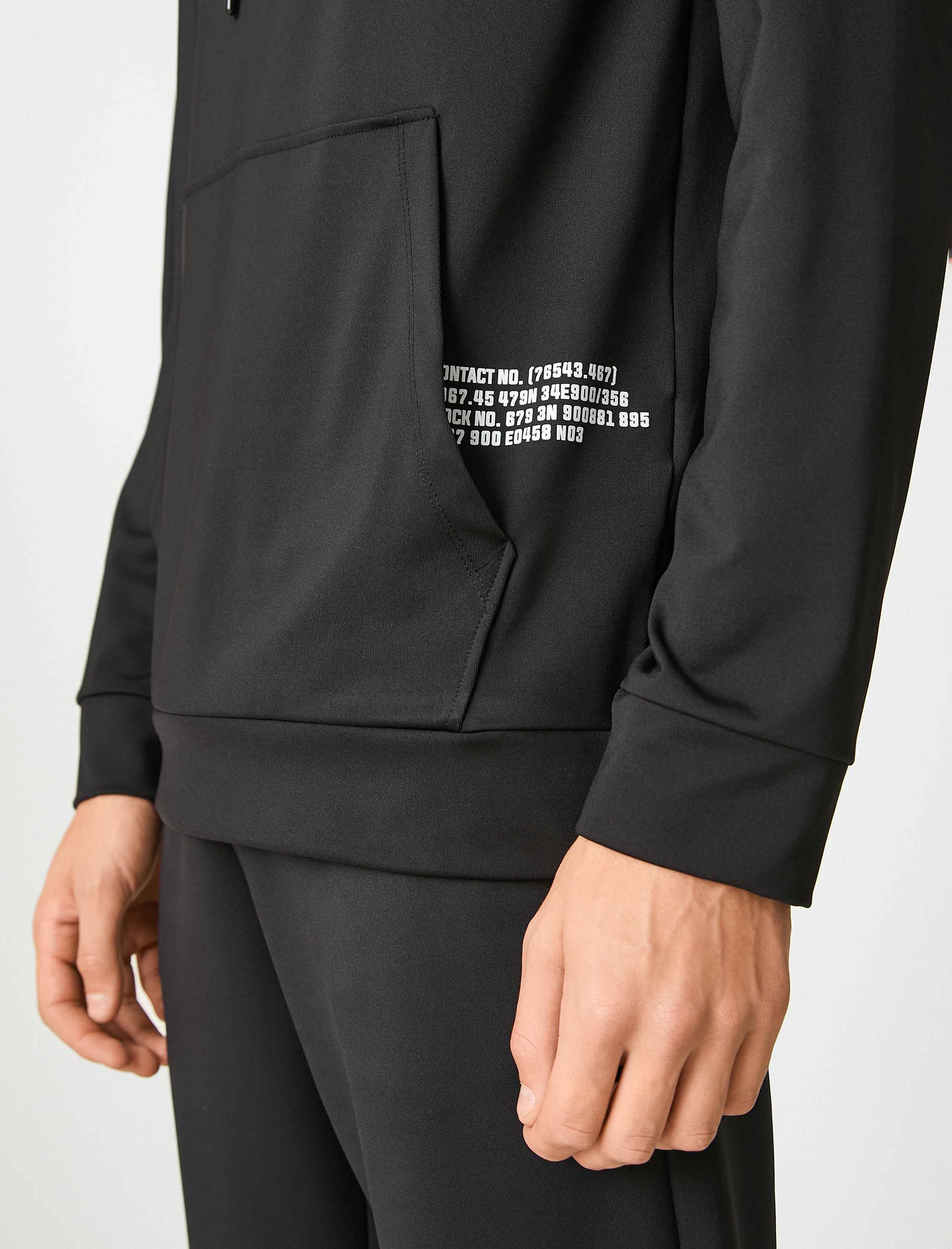   Kapşonlu Spor Sweatshirt Yığma Yaka Cep Detaylı Slogan Baskılı