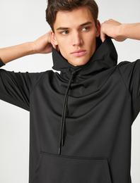 Kapşonlu Spor Sweatshirt Yığma Yaka Cep Detaylı Slogan Baskılı
