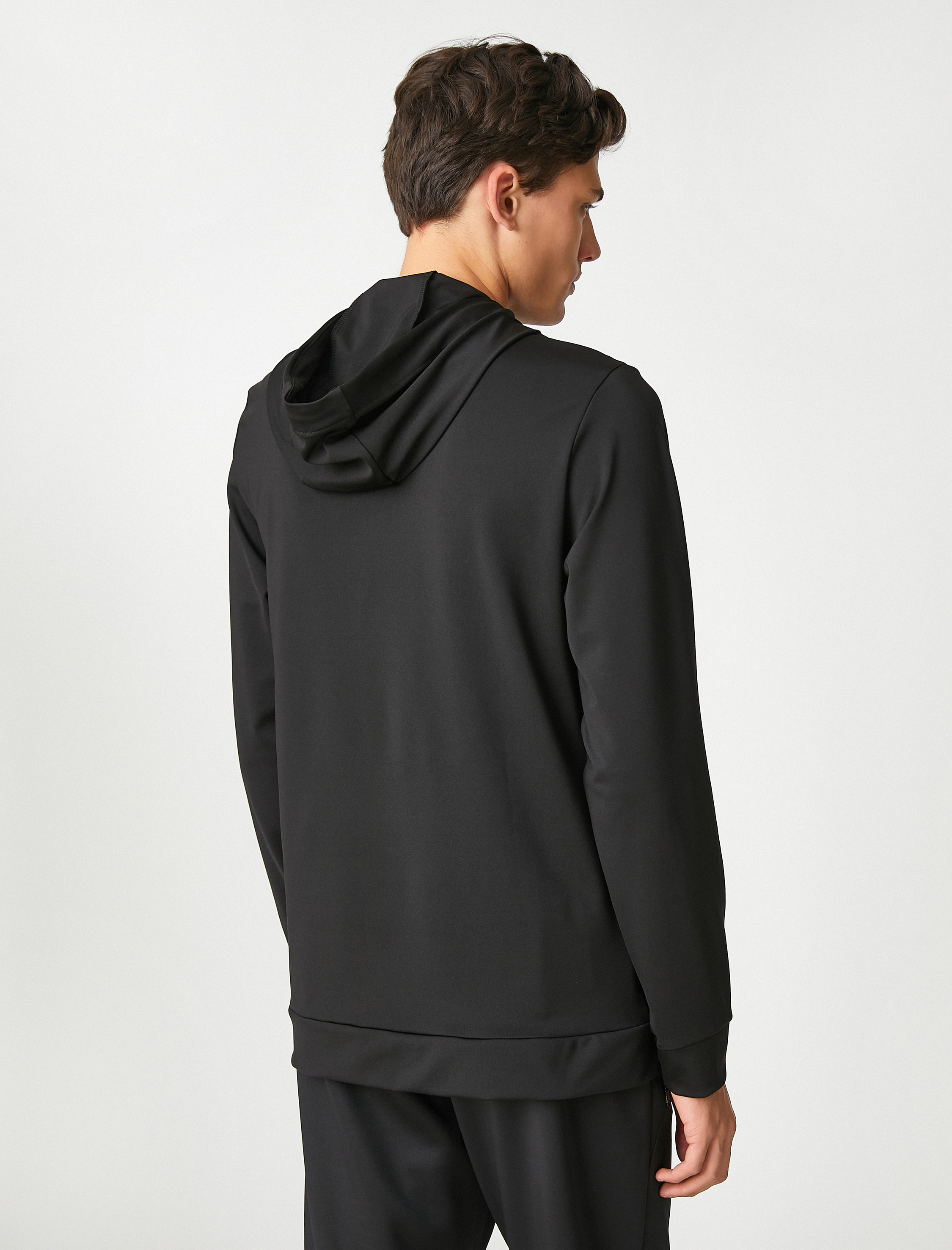   Kapşonlu Spor Sweatshirt Yığma Yaka Cep Detaylı Slogan Baskılı