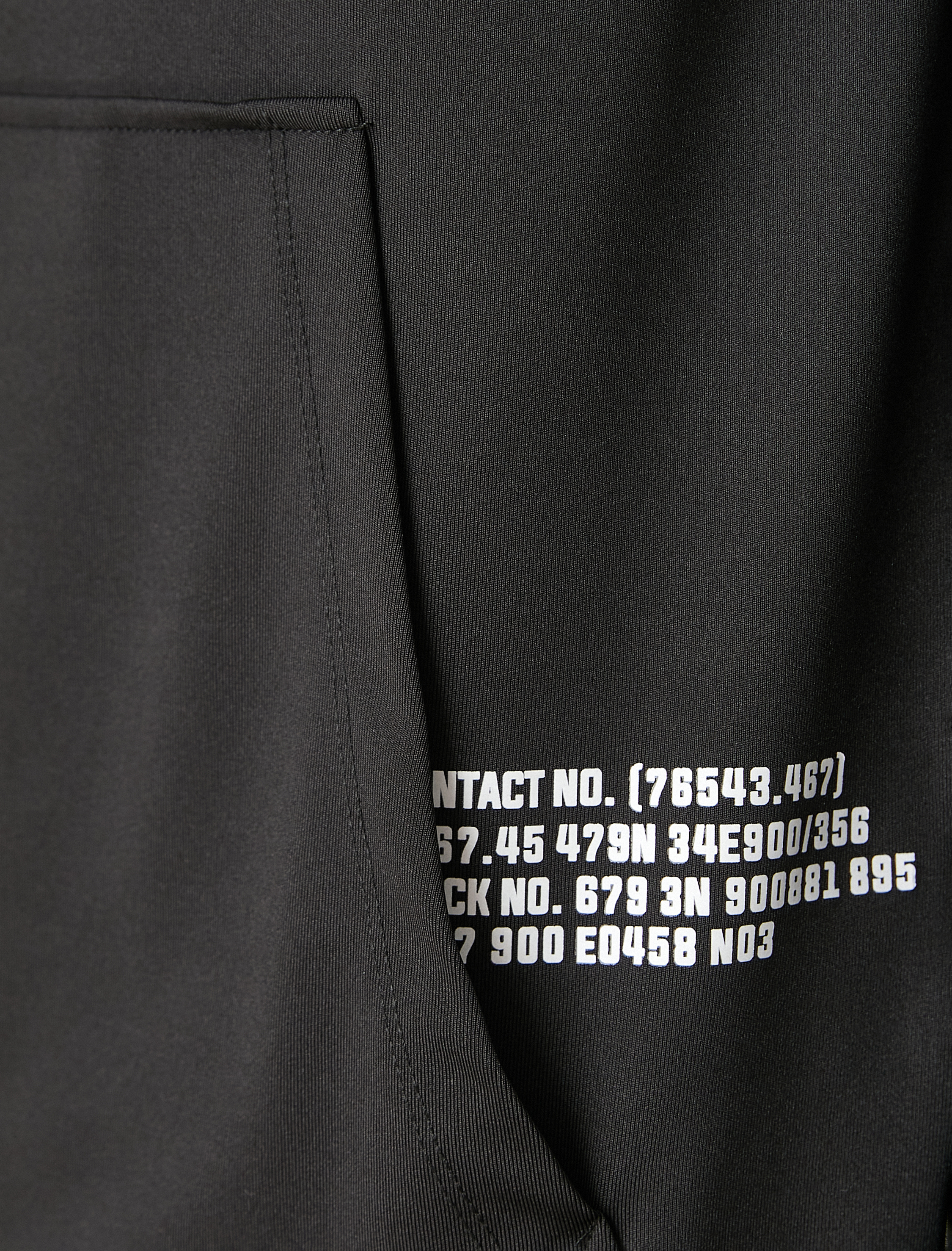   Kapşonlu Spor Sweatshirt Yığma Yaka Cep Detaylı Slogan Baskılı