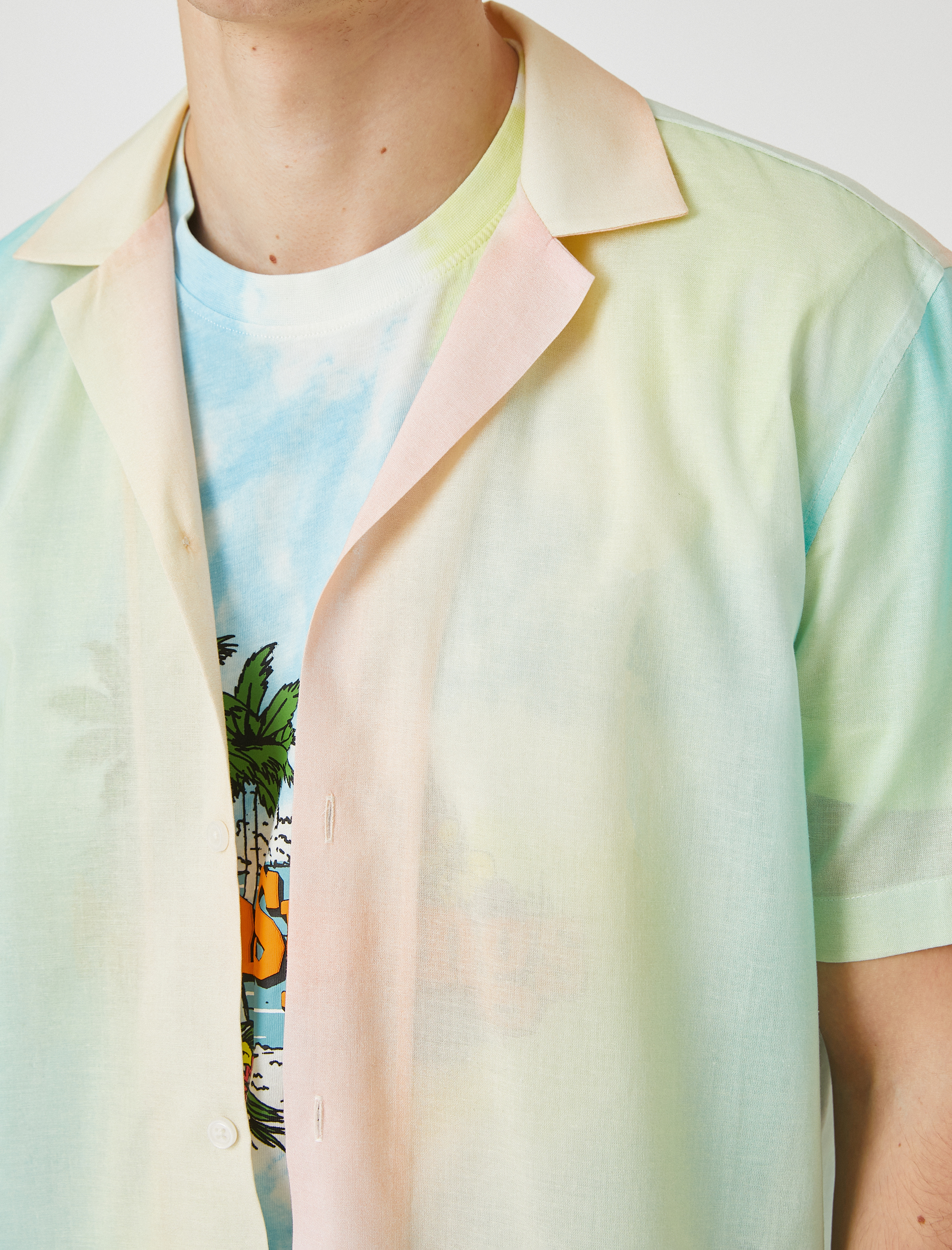   Yazlık Gömlek Kısa Kollu Batik Görünümlü Devrik Yaka