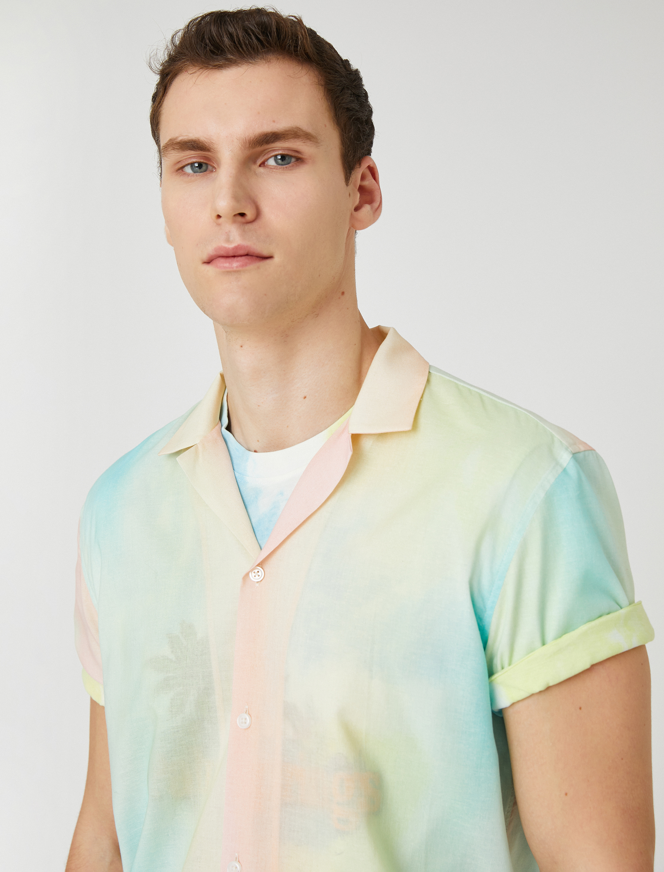   Yazlık Gömlek Kısa Kollu Batik Görünümlü Devrik Yaka