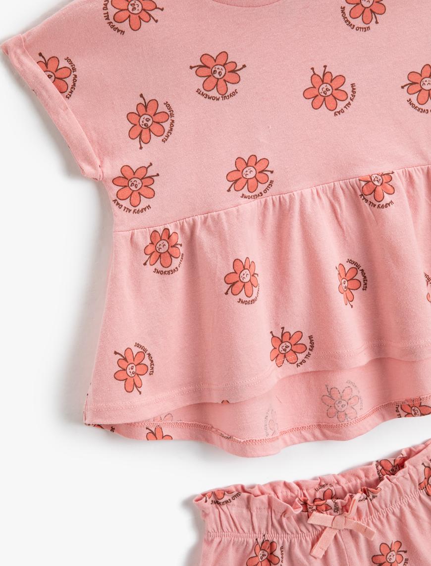  Kız Bebek Pamuklu Takım - Çiçekli Şort ve Kısa Kollu Tişört