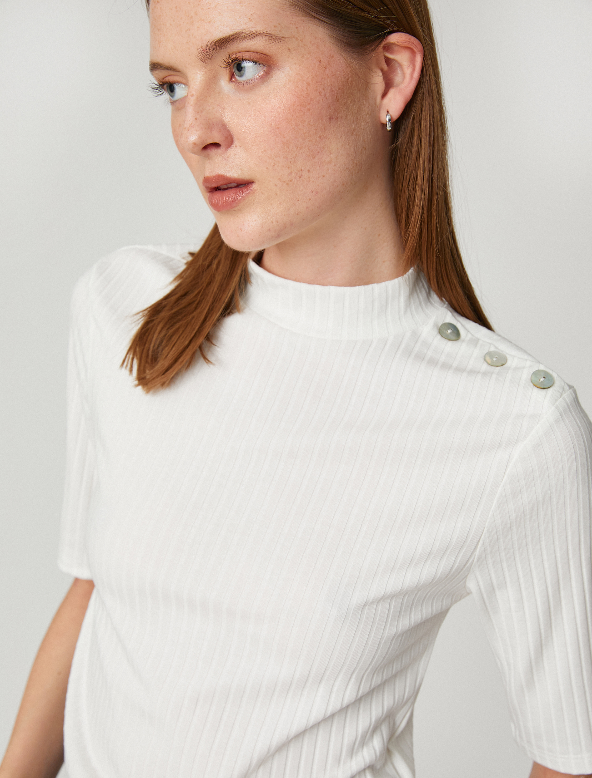   Fitilli Tişört Dik Yaka Düğme Detaylı Kısa Kollu