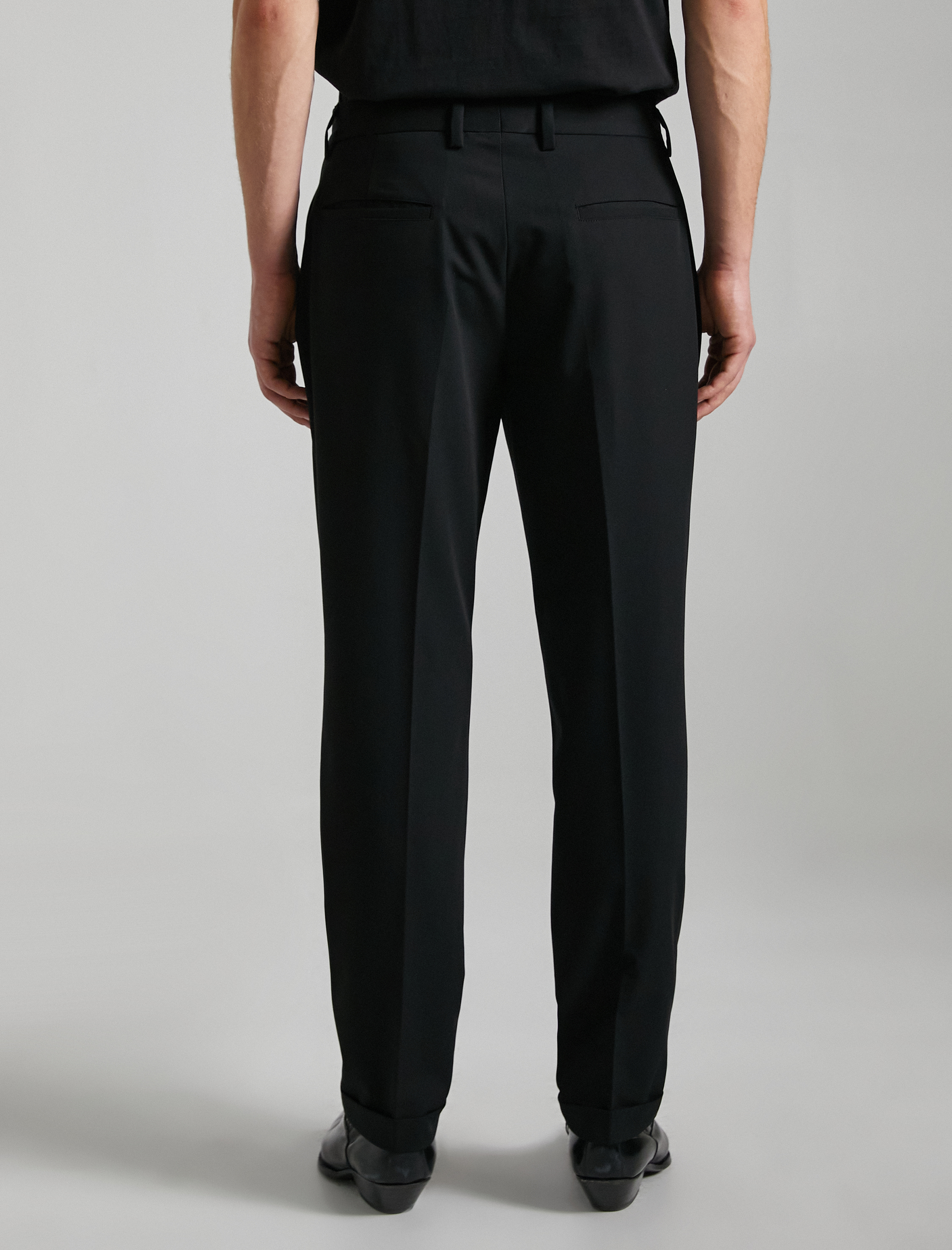   Pileli Pantolon Düğme Detaylı Cepli