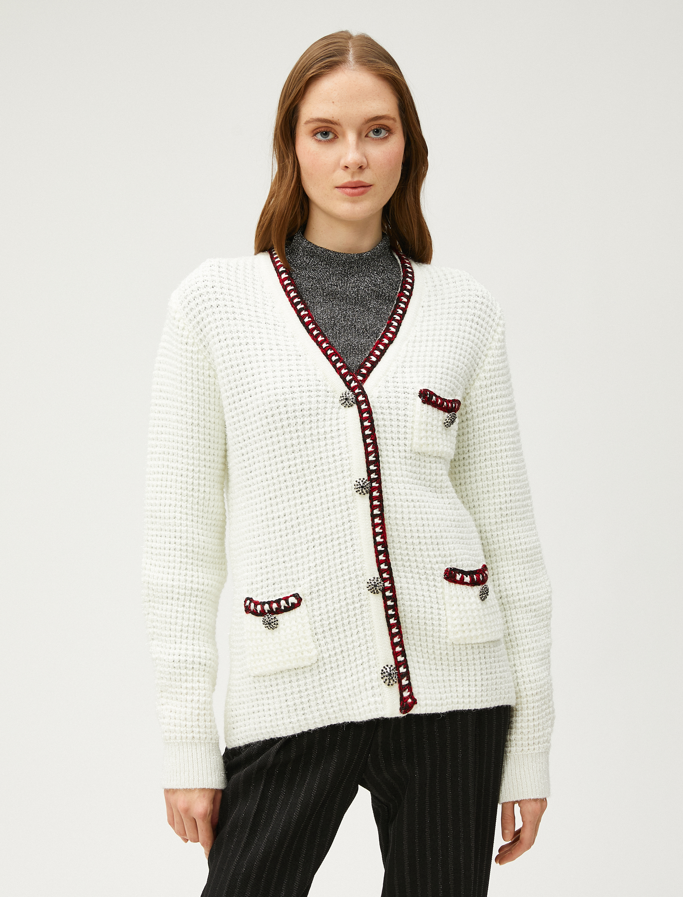   Melis Ağazat X Koton - Düğme Detaylı V Yaka Cepli Örgü Hırka