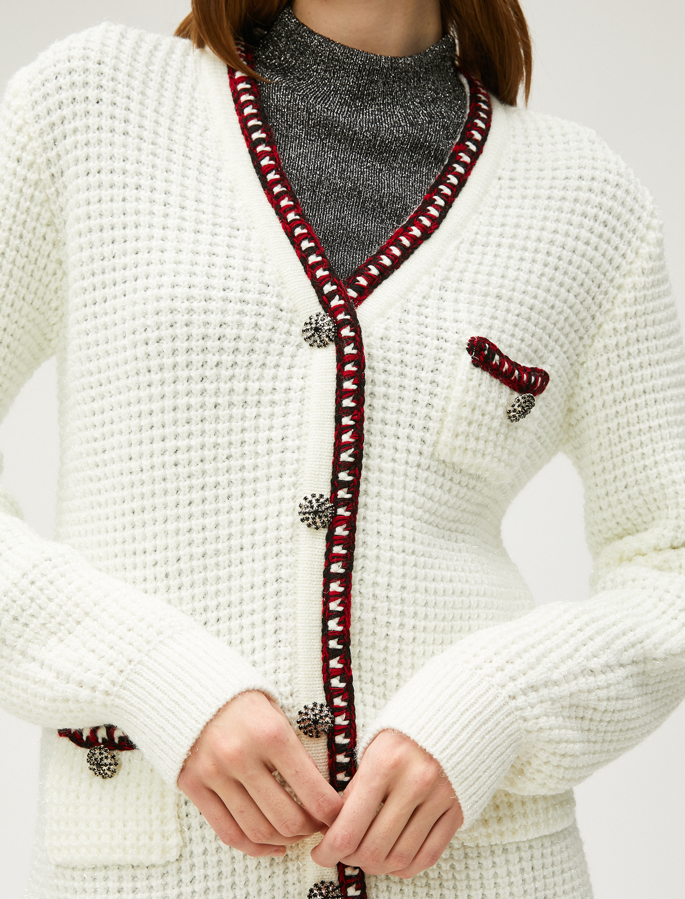   Melis Ağazat X Koton - Düğme Detaylı V Yaka Cepli Örgü Hırka