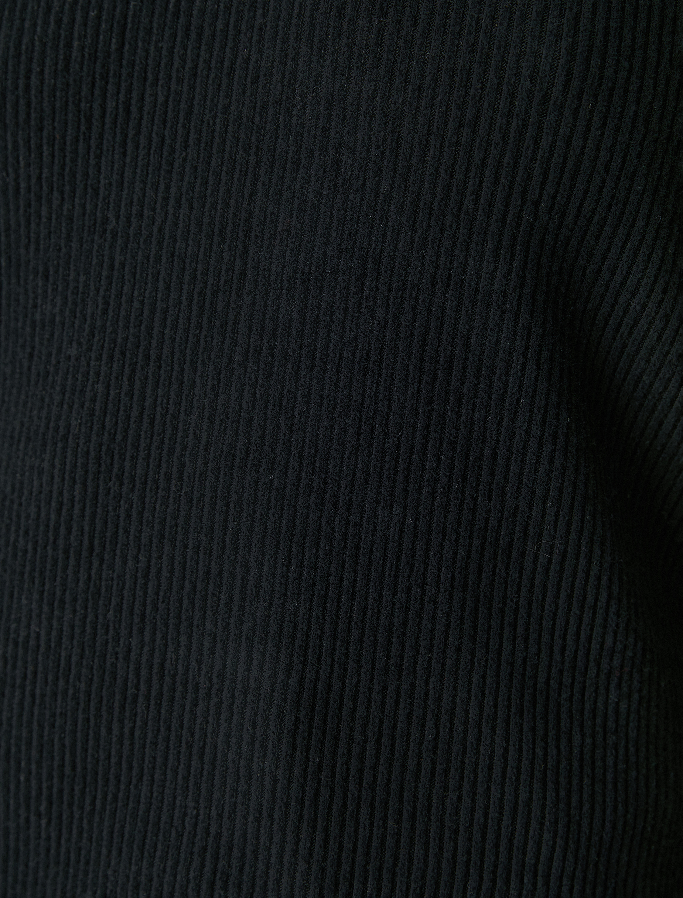   Yarım Balıkçı Yaka Ribanalı Tişört