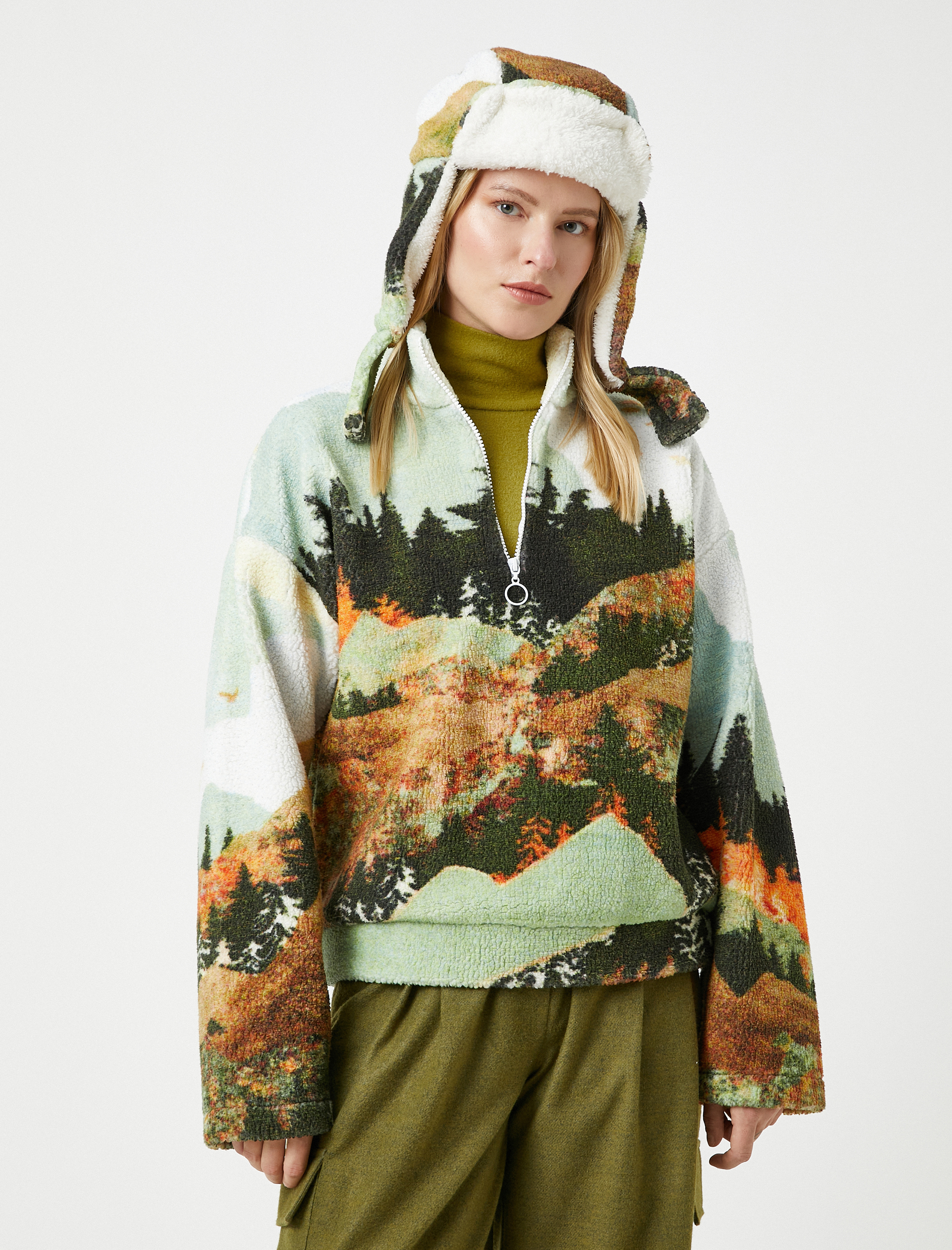   Koton X Şahika Ercümen - Doğa Temalı Peluş Sweatshirt