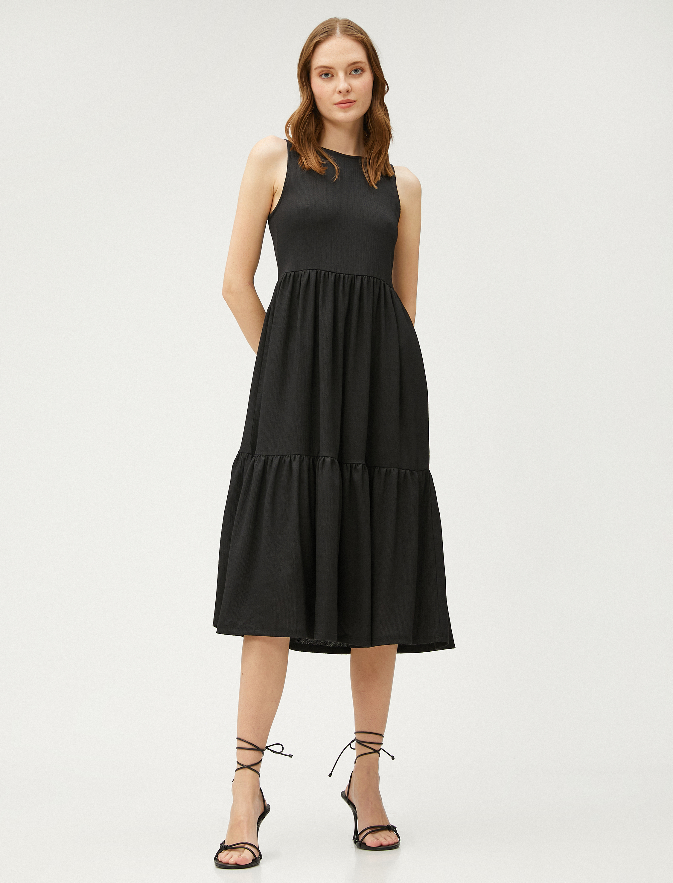   Katlı Midi Boy Elbise Kolsuz Yuvarlak Yaka