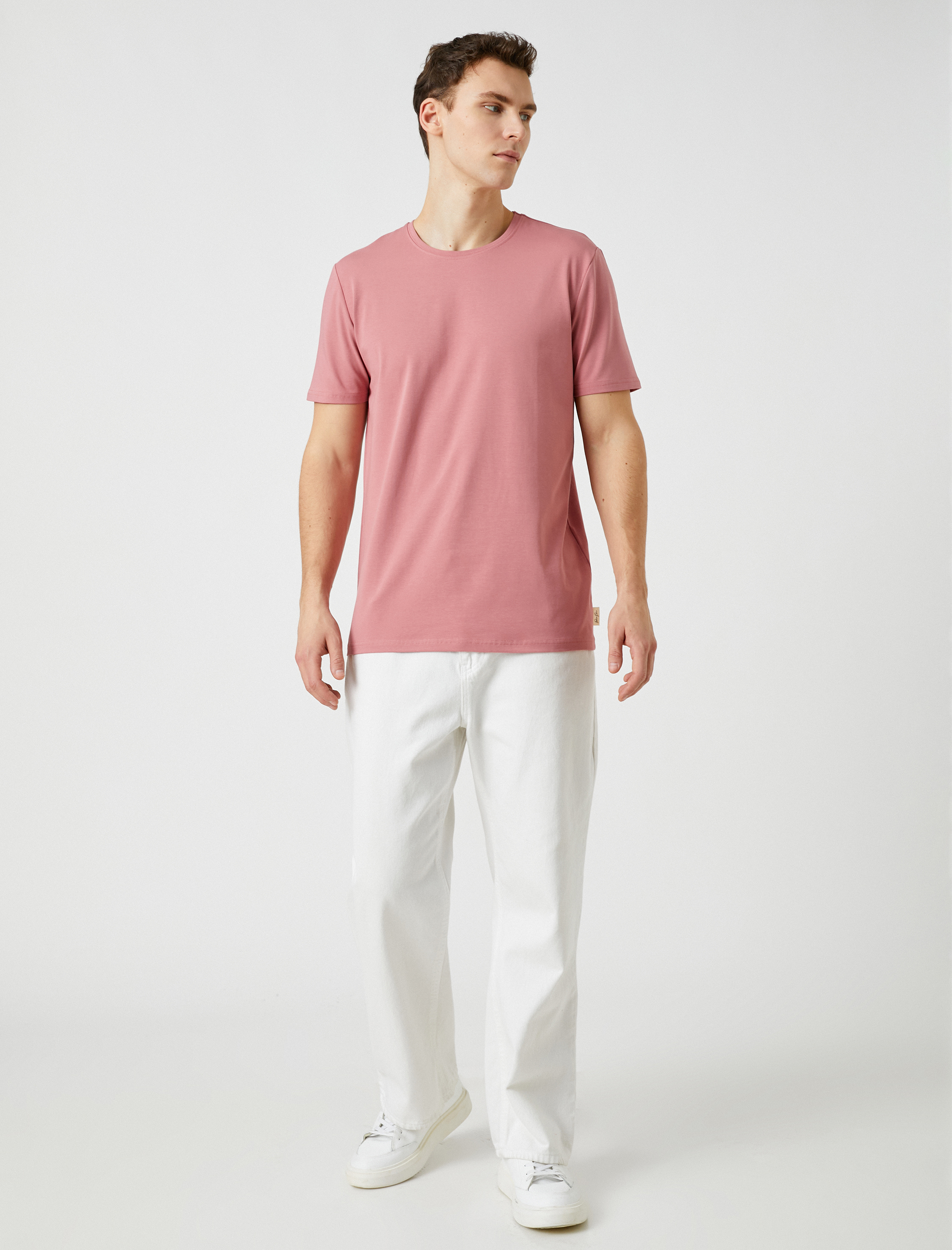   Basic Tişört Etiket Detaylı Kısa Kollu Bisiklet Yaka Pamuklu