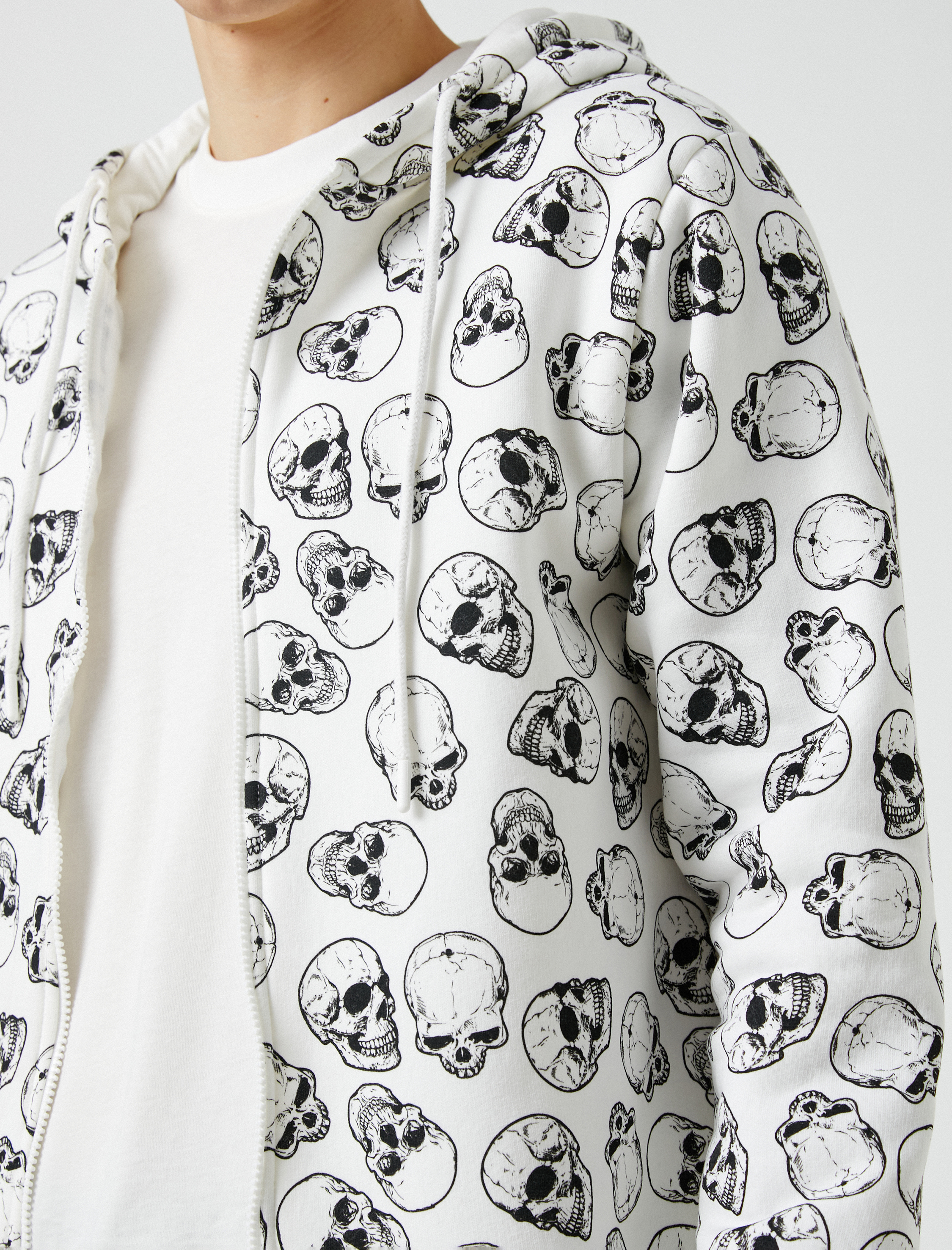   Kapşonlu Sweatshirt Fermuarlı Kuru Kafa Baskılı Cepli Şardonlu