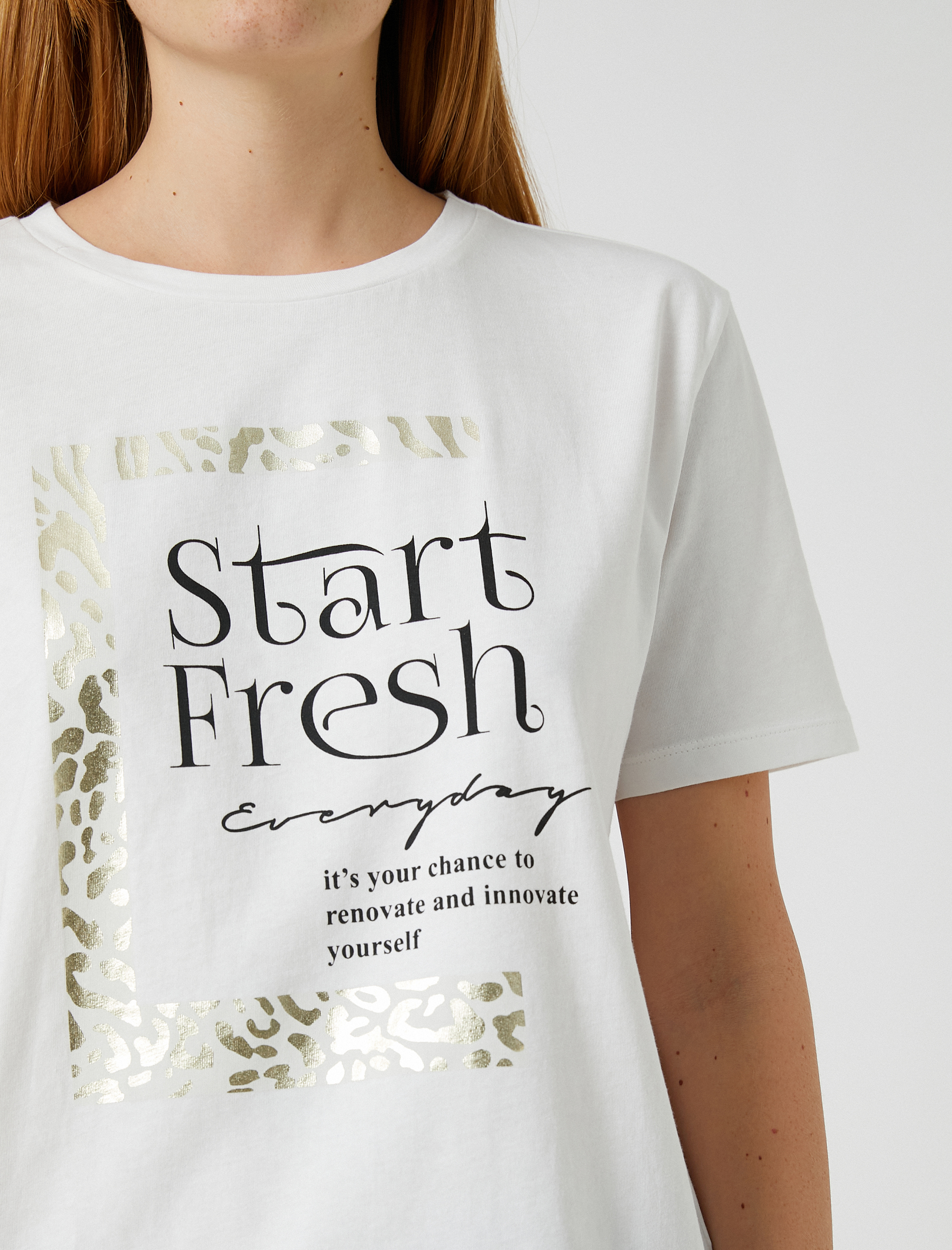   Parlak Yazı Baskılı Tişört Kısa Kollu Pamuklu