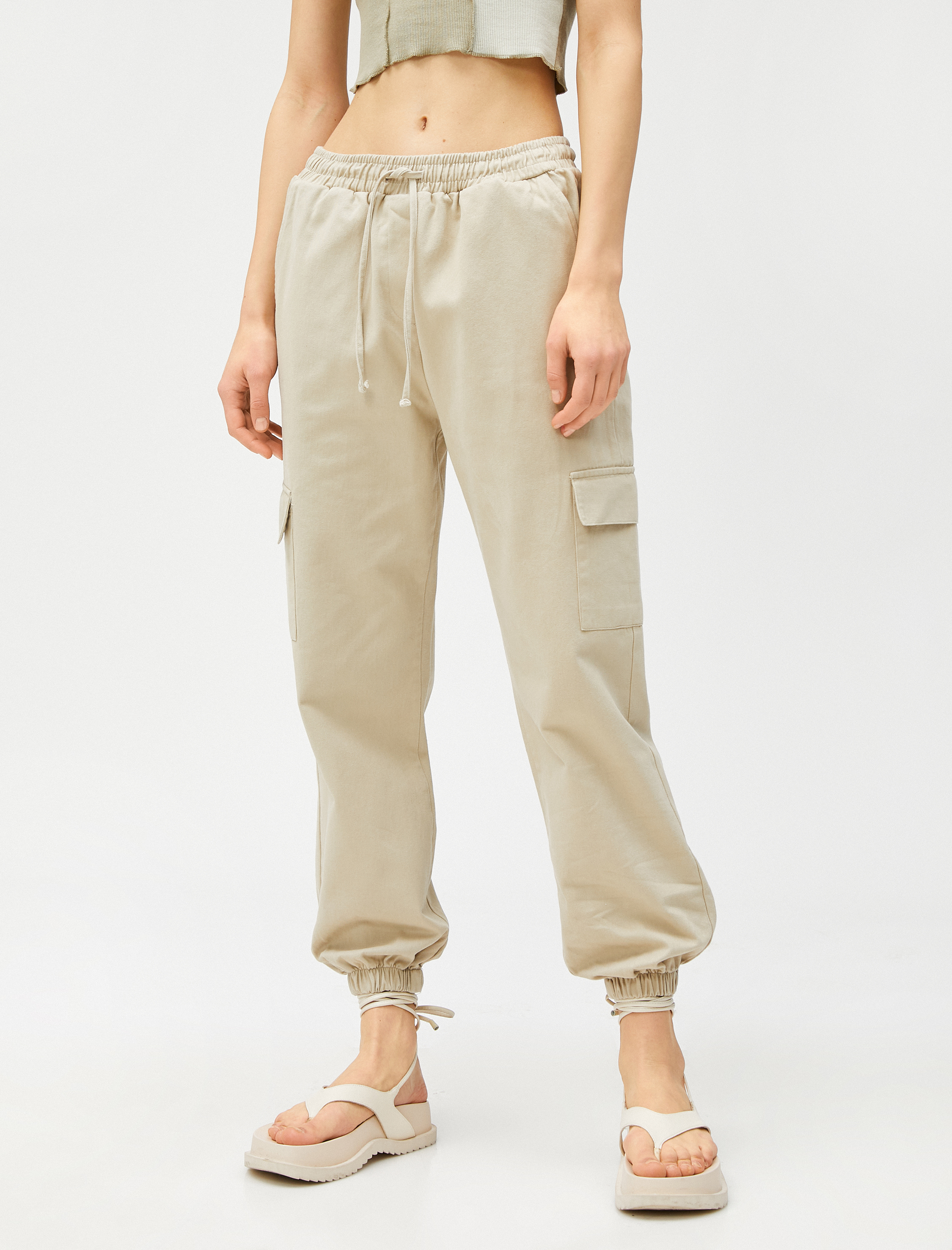   Kargo Pantolon Beli Bağcıklı Yanları Cep Detaylı