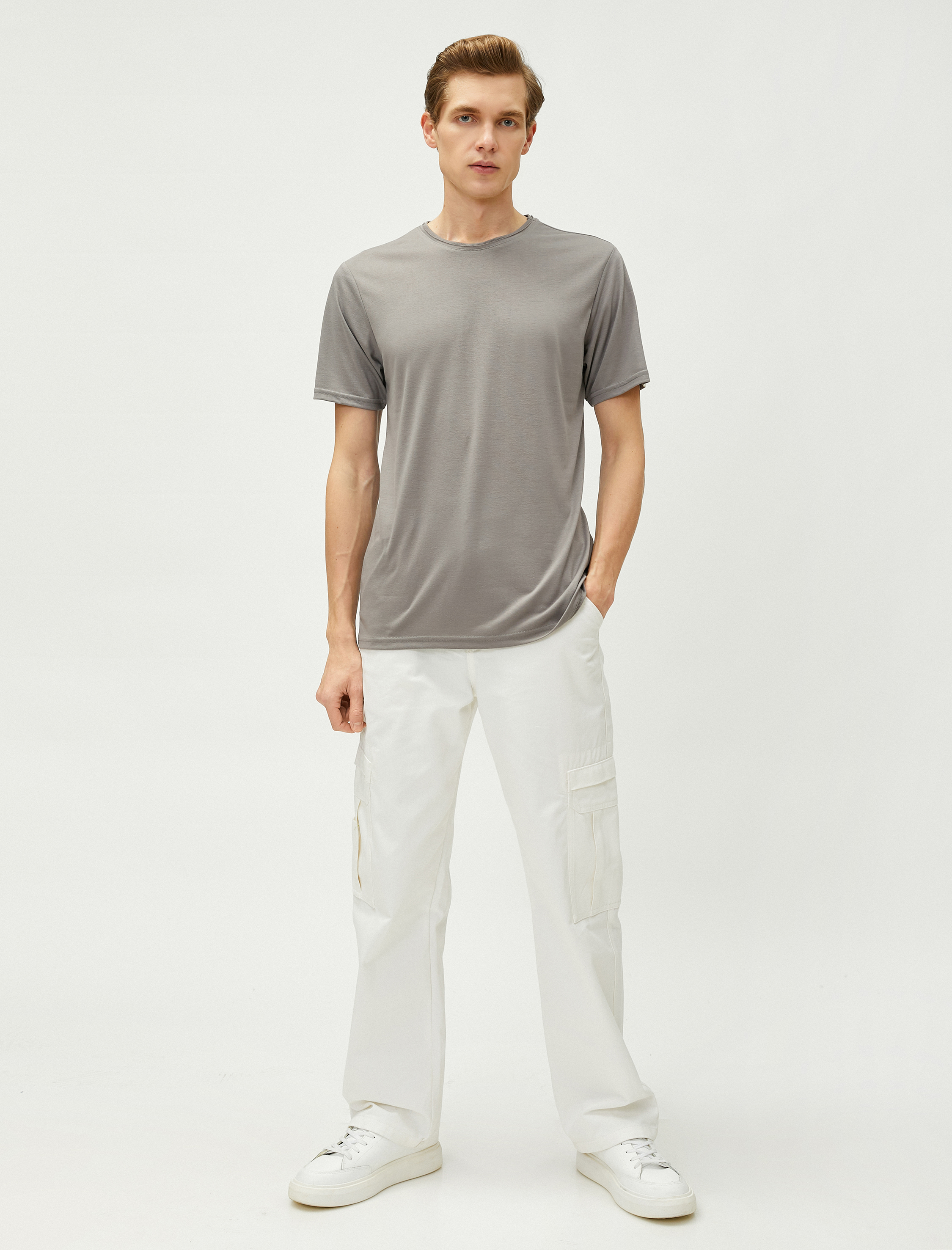   Basic Tişört Bisiklet Yaka Kısa Kollu Etiket Detaylı