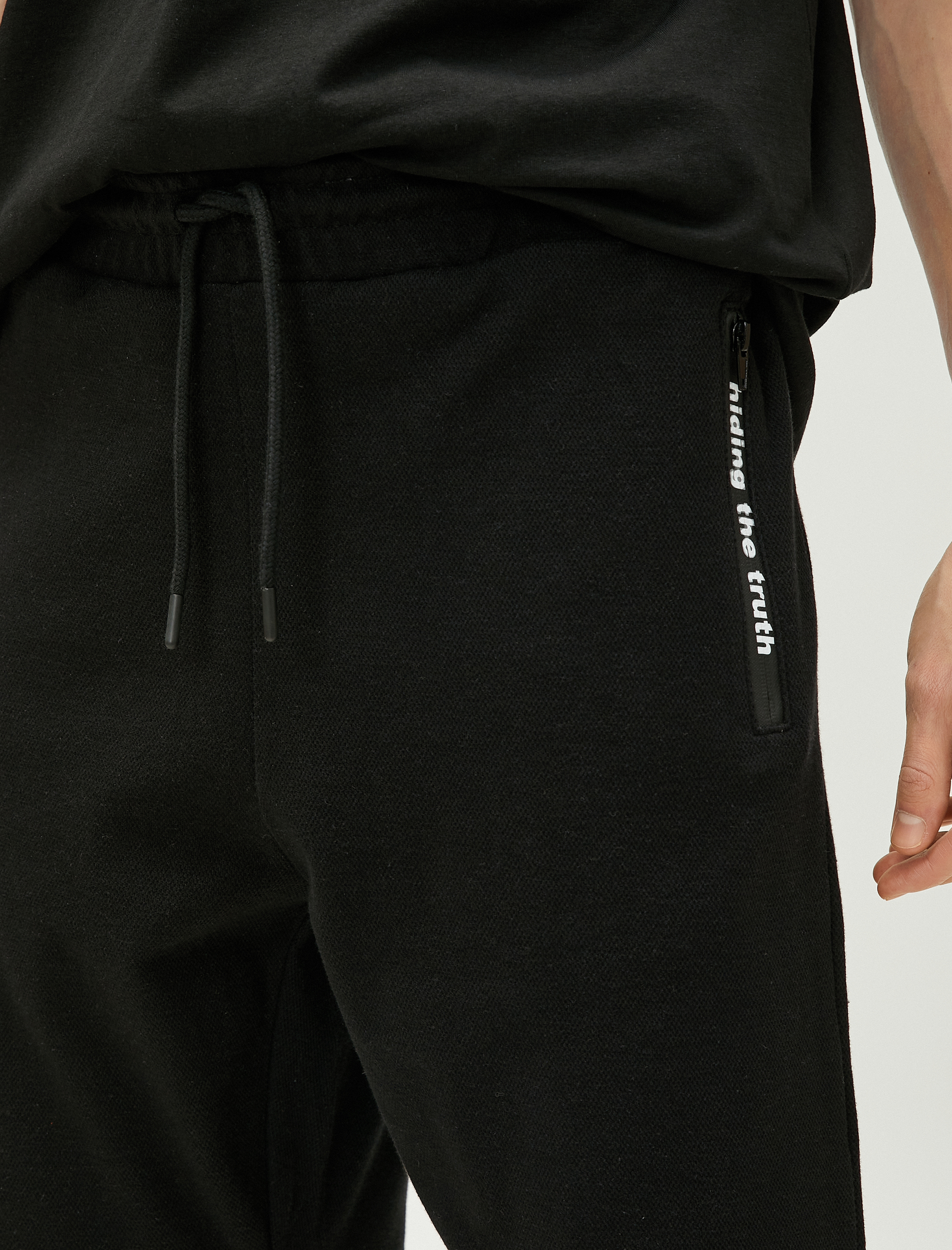   Fermuar Cepli Şort Slogan Detaylı Beli Bağcıklı Dar Kesim