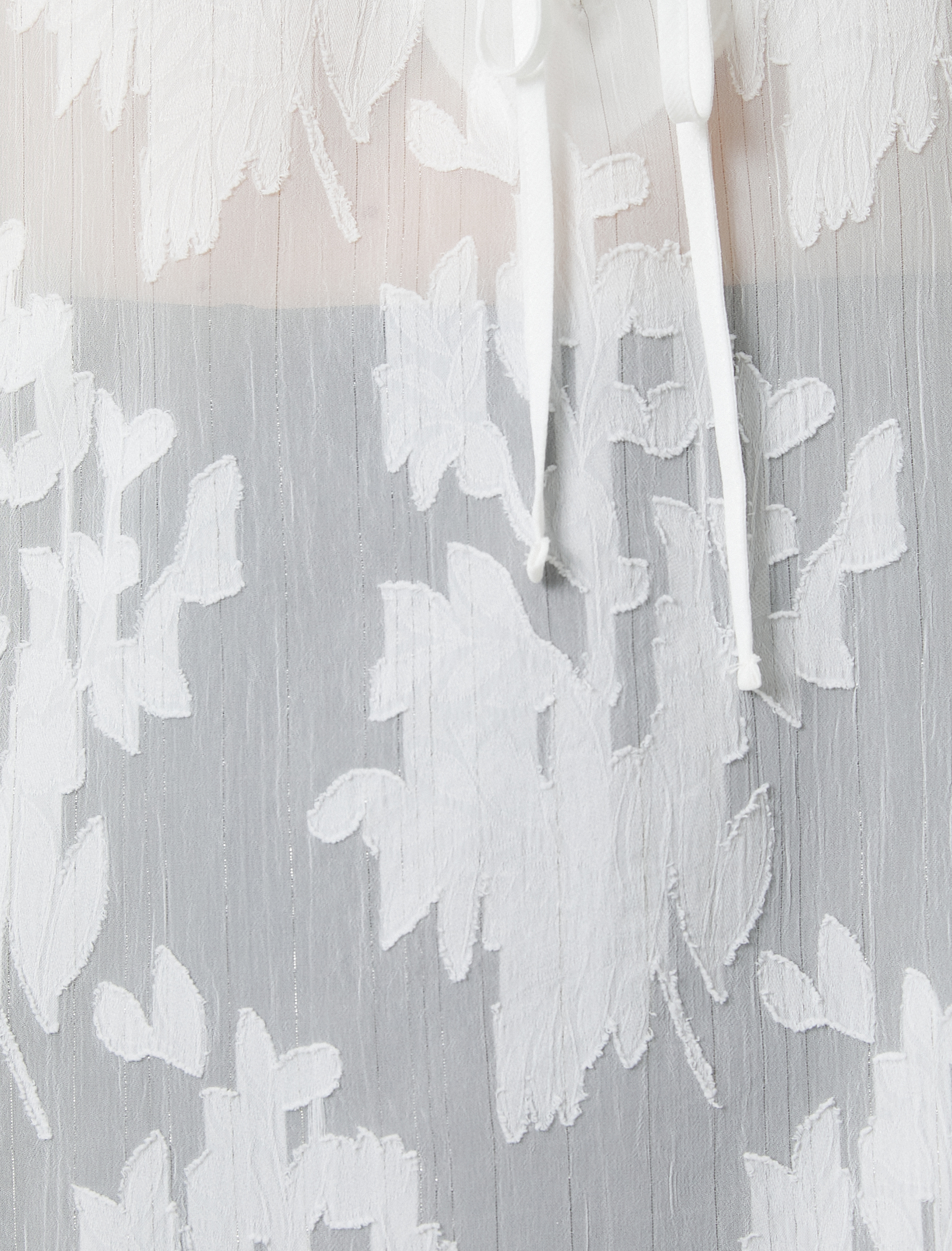   Melis Ağazat X Koton - İnci Detaylı Volanlı Transparan Bluz