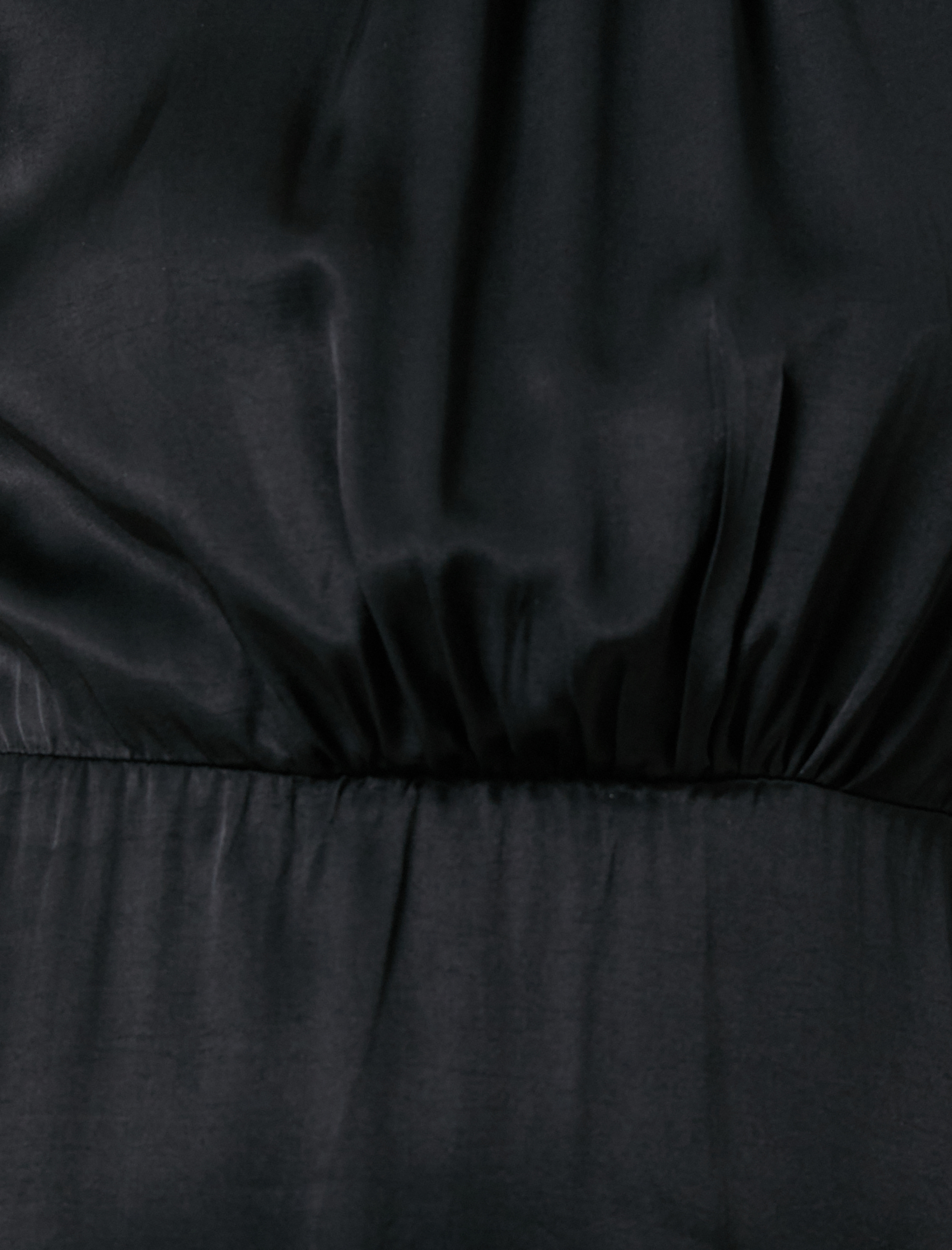   İpek Görünümlü Uzun Elbise Yuvarlak Yaka Uzun Kollu