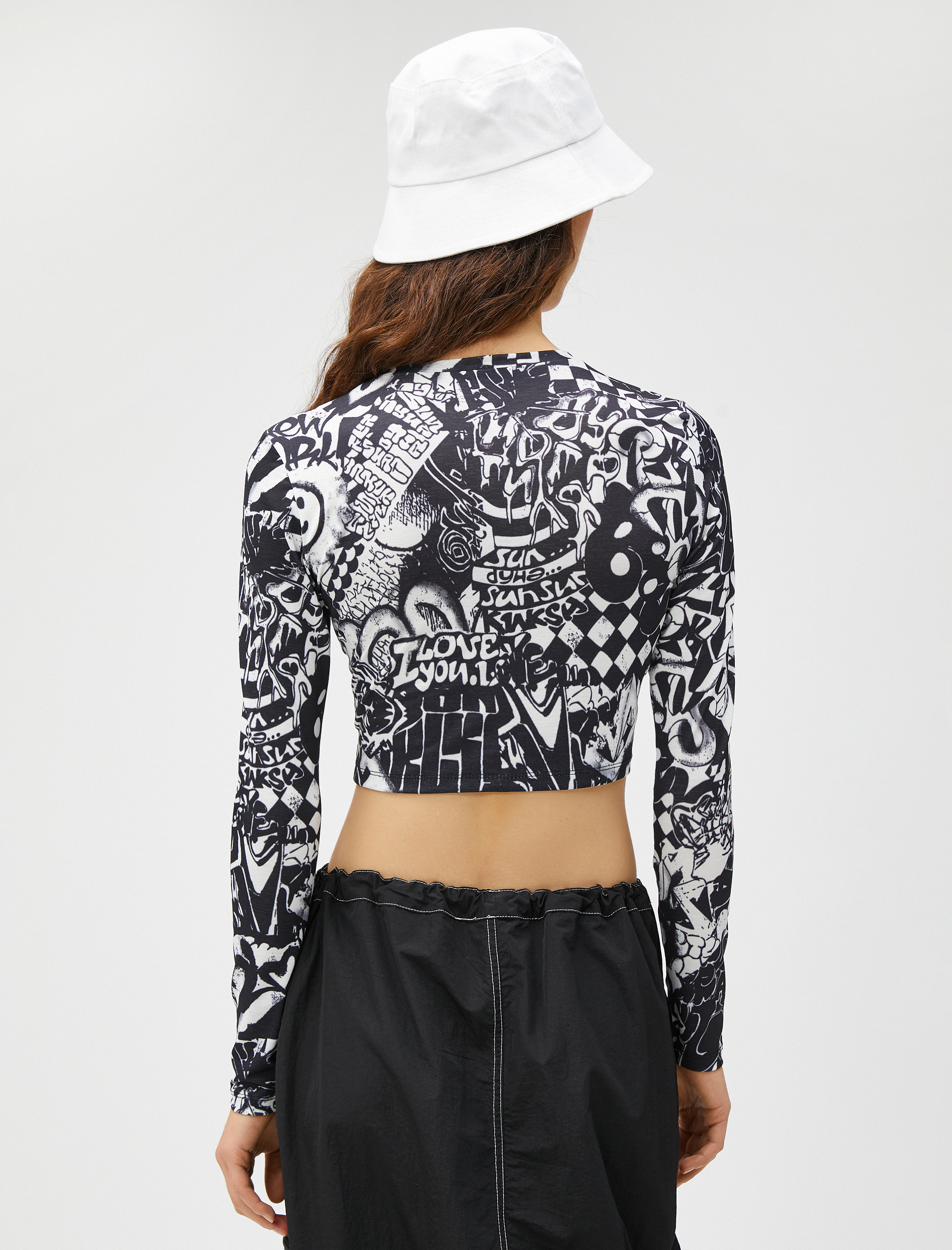   Crop Tişört Uzun Kollu Bisiklet Yaka Grafiti Desenli