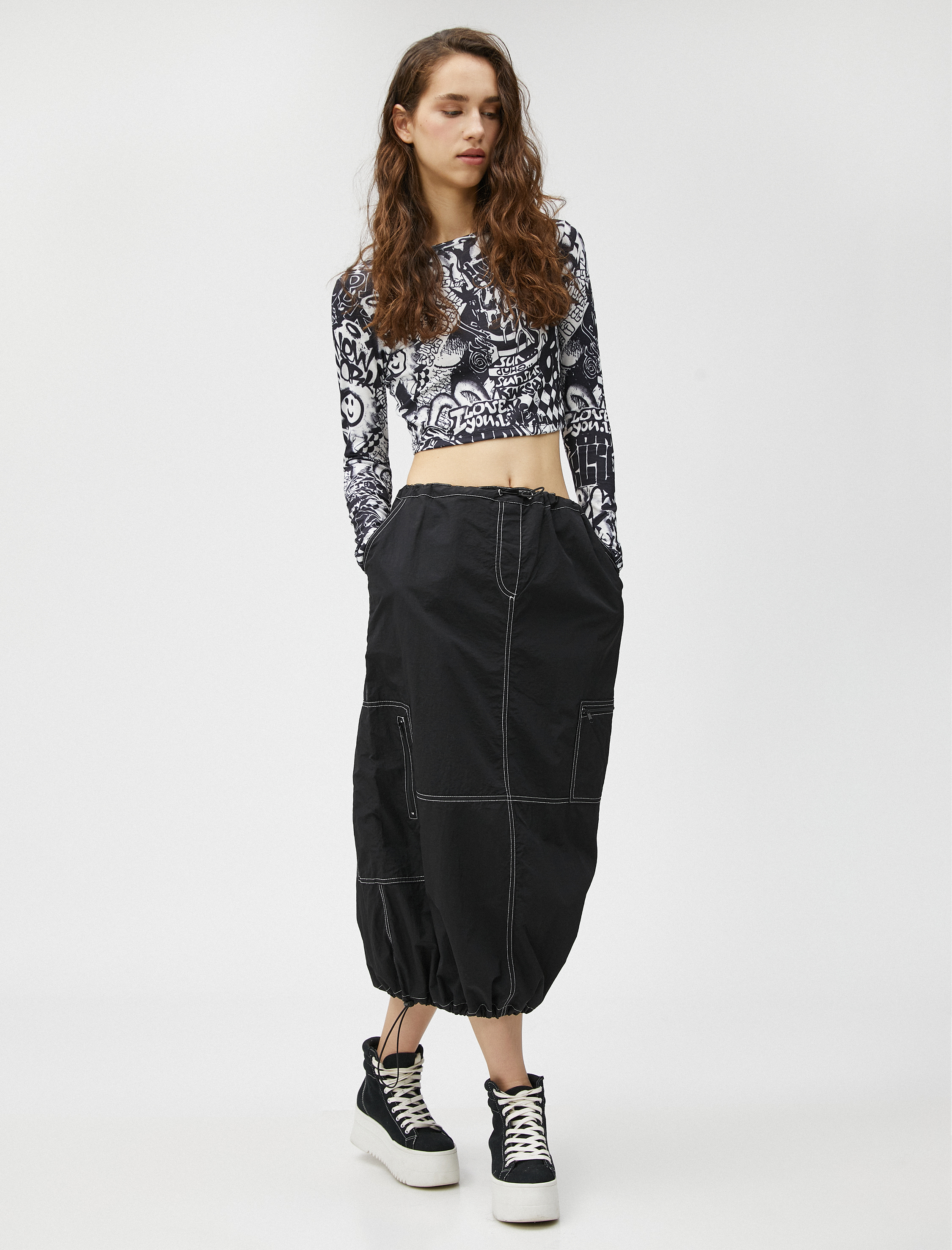   Crop Tişört Uzun Kollu Bisiklet Yaka Grafiti Desenli