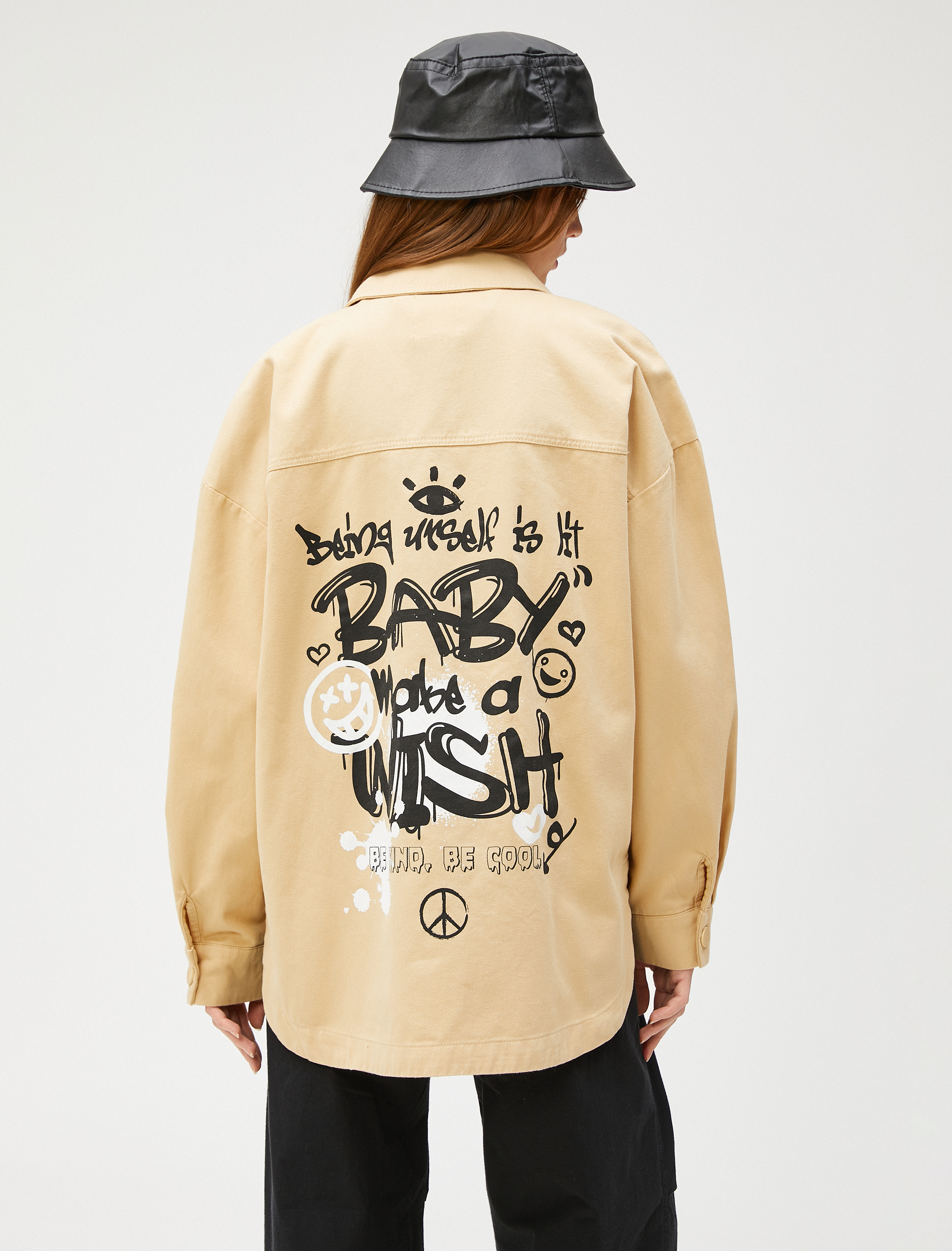   Oversize Gömlek Ceket Sırtı Grafiti Baskılı Cepli Çıtçıt Kapama