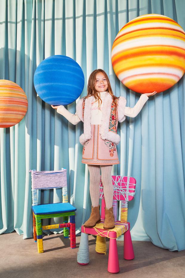 Kız Çocuk Mini Etek Süet Görünümlü Çiçekli İşleme Detaylı Beli Lastikli