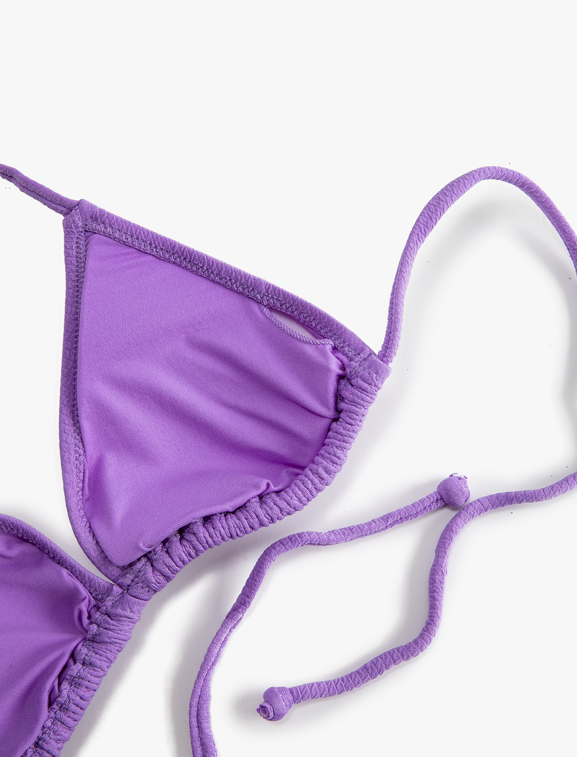   Üçgen Bikini Üstü Dokulu Boyundan Bağlamalı Kaplı