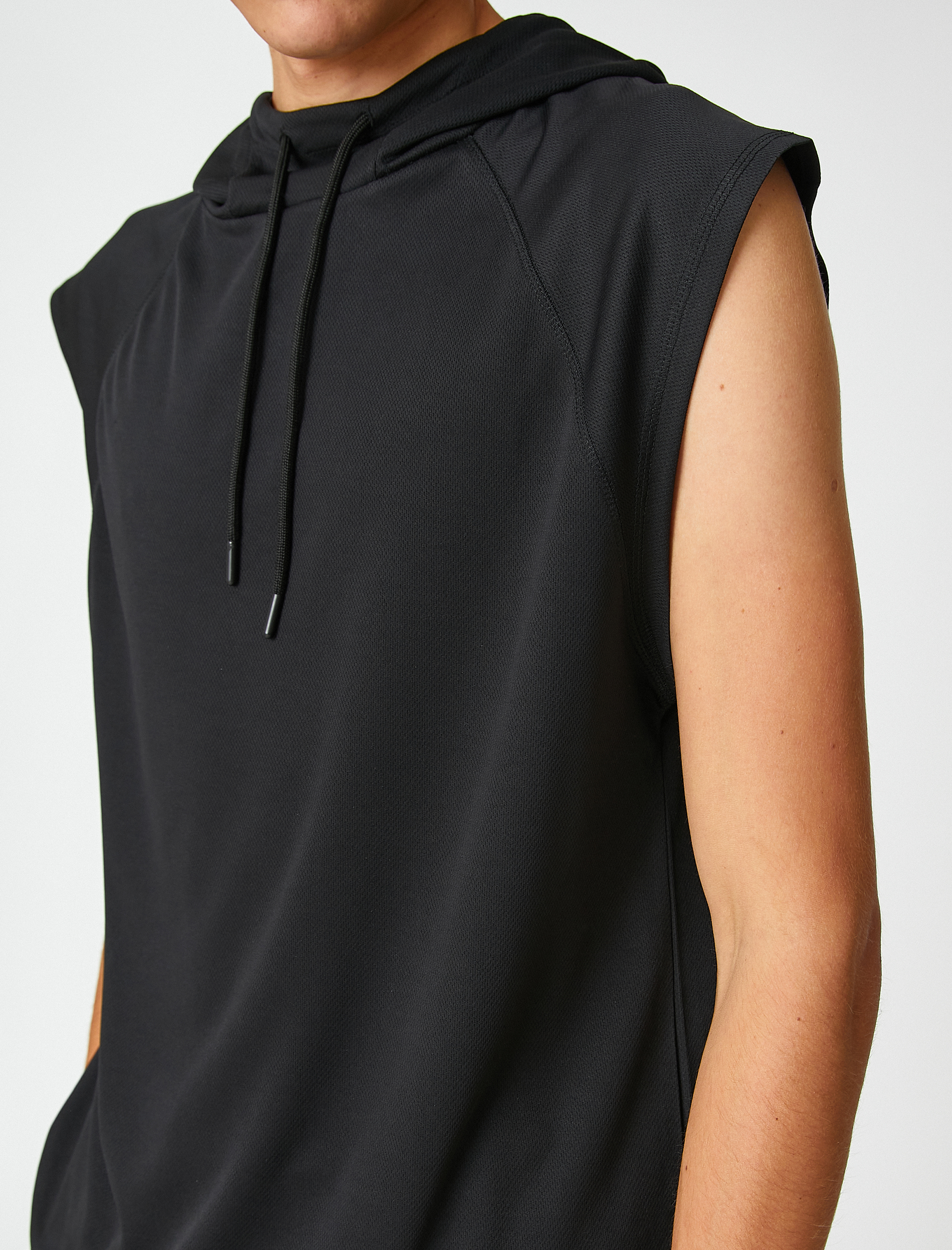   Sporcu Atleti Kapşonlu Dikiş Detaylı Kolsuz