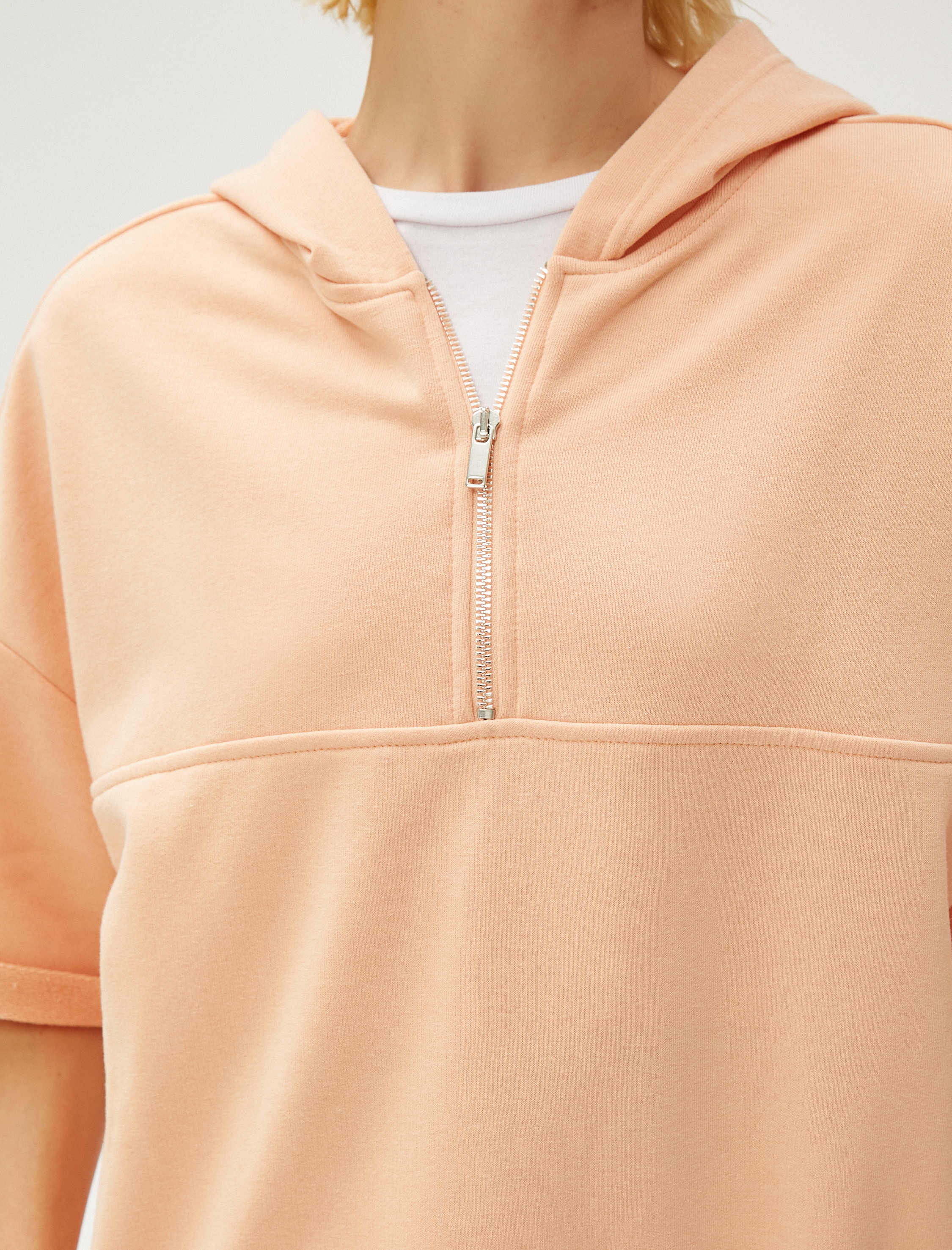   Kapüşonlu Sweatshirt Kısa Kollu Yarım Fermuarlı