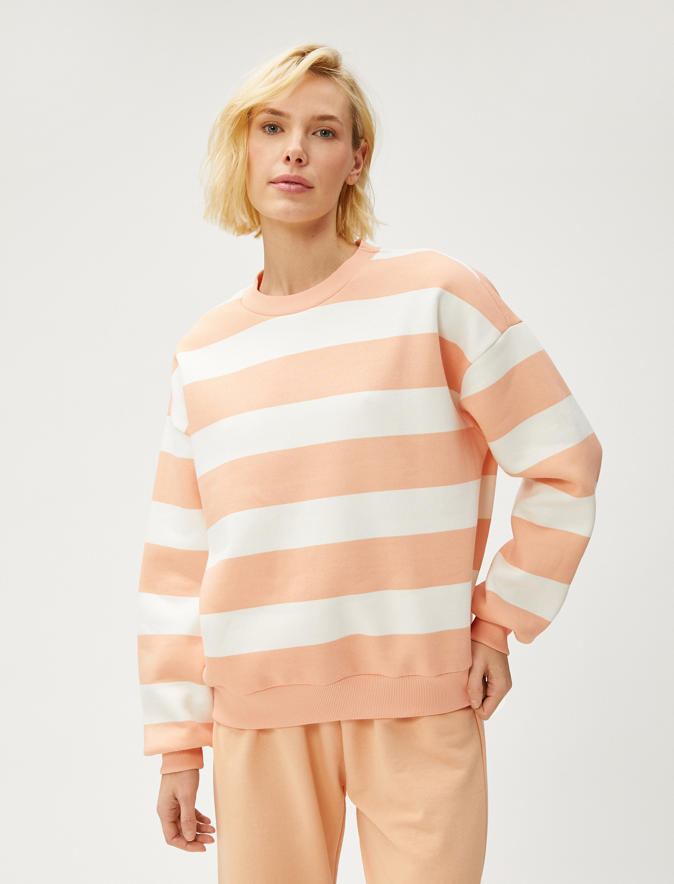   Basic Sweatshirt Bisiklet Yaka