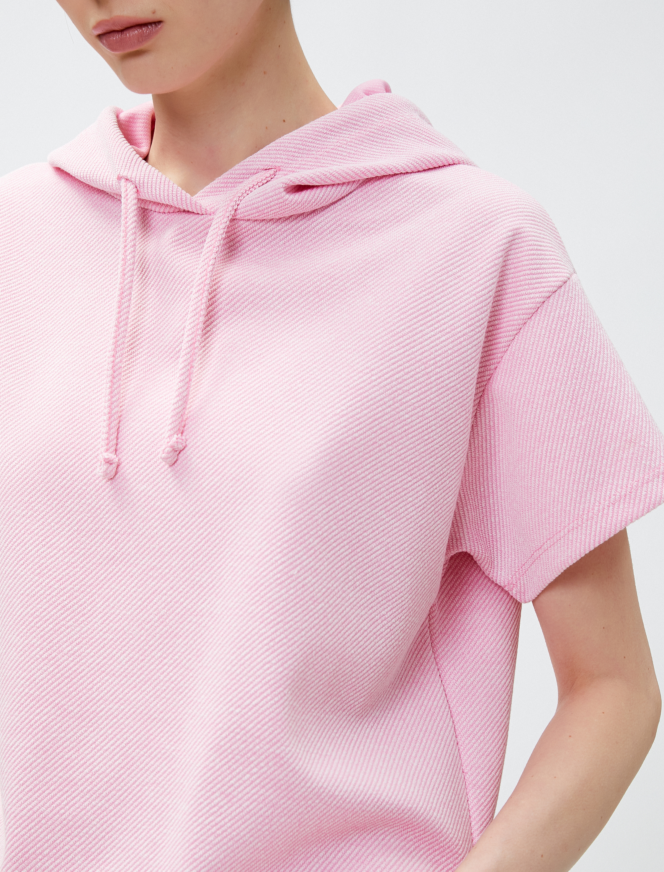   Kısa Kollu Sweatshirt Kapüşonlu