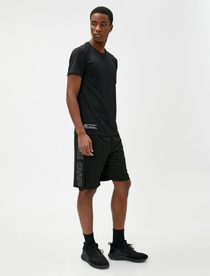  Beli Bağcıklı Spor Şort Cep Detaylı Slogan Baskılı