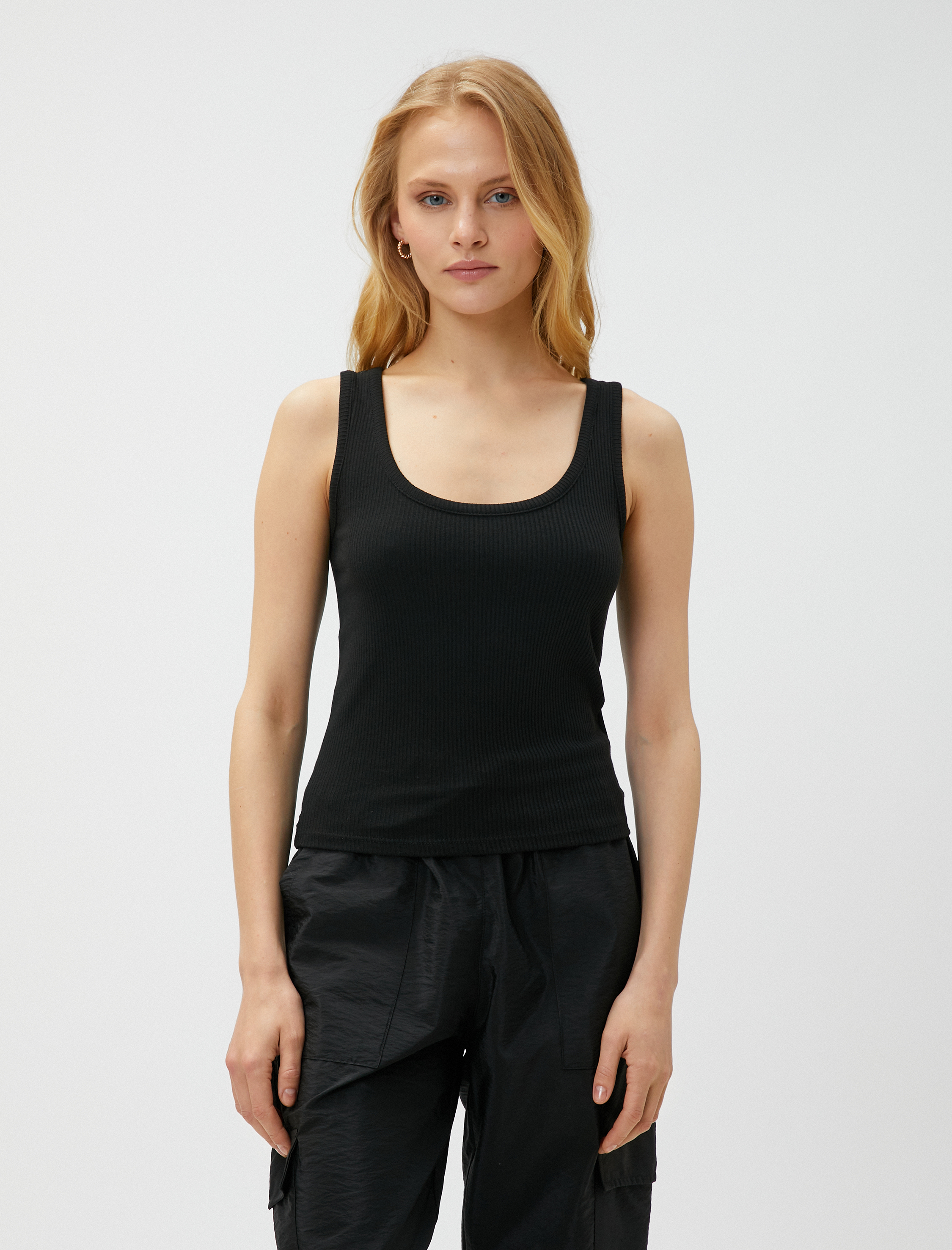   Basic Atlet Ribanalı U Yaka