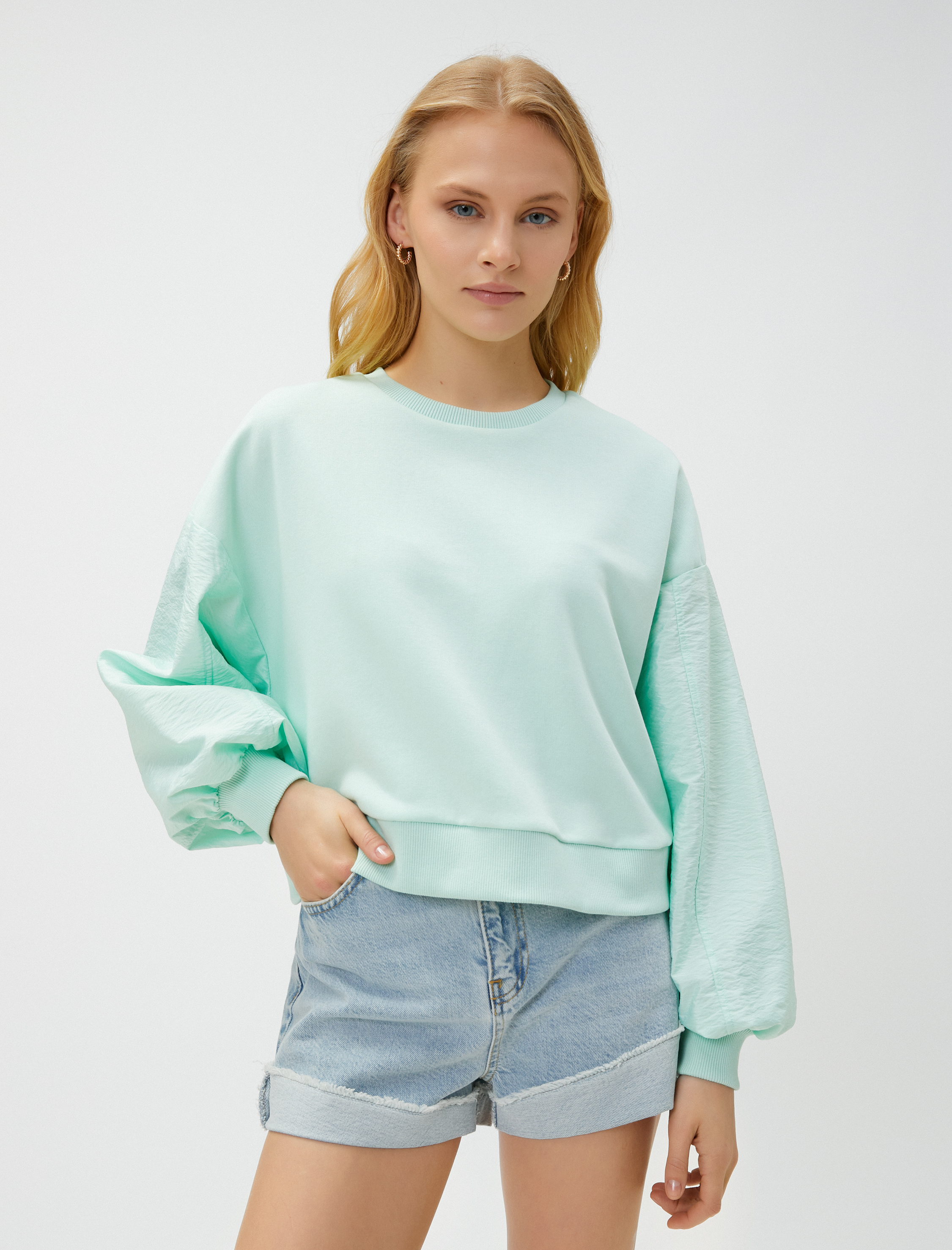   Crop Sweatshirt Kol Detaylı