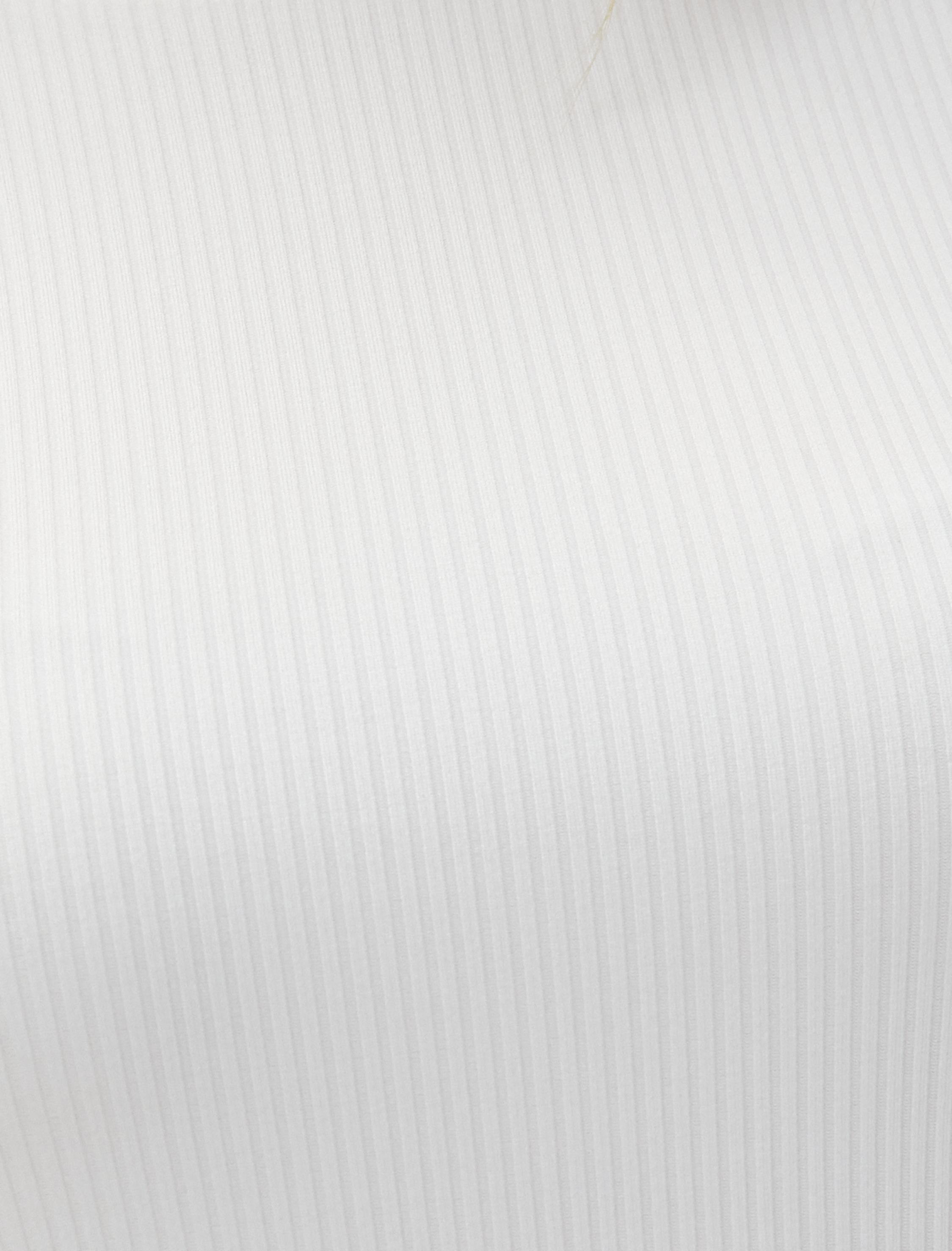   Omzu Fırfır Detaylı Tişört