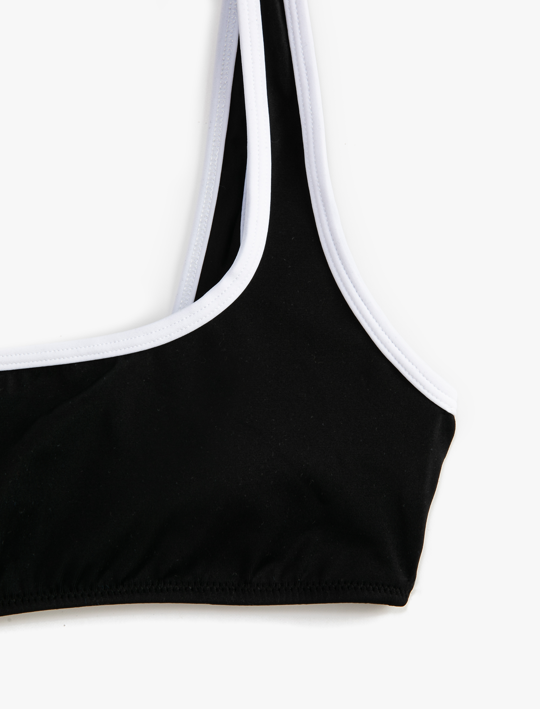   Spor Bikini Üstü Biye Detaylı U Yaka