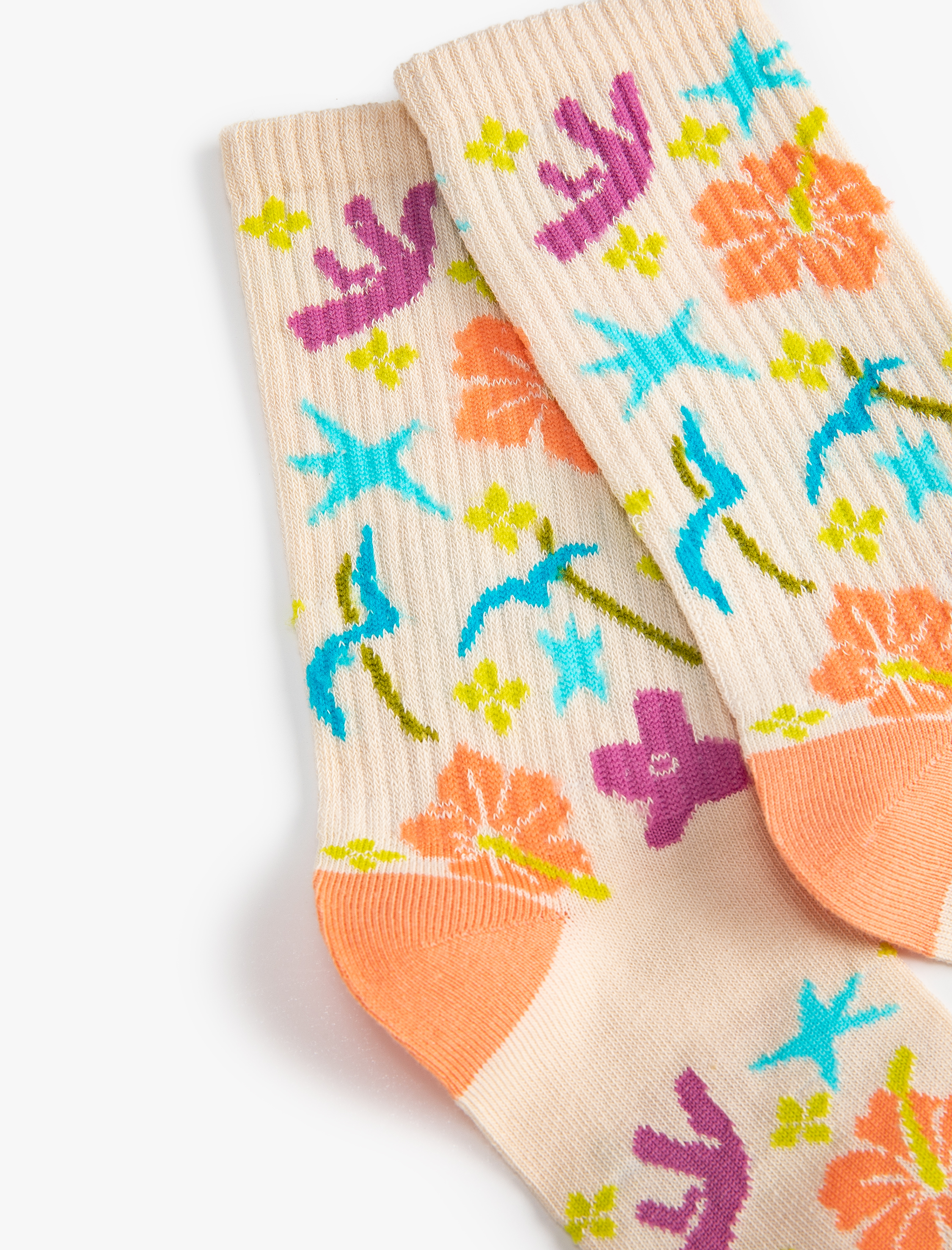 Koton Çiçekli Soket Çorap İşleme Detaylı. 3