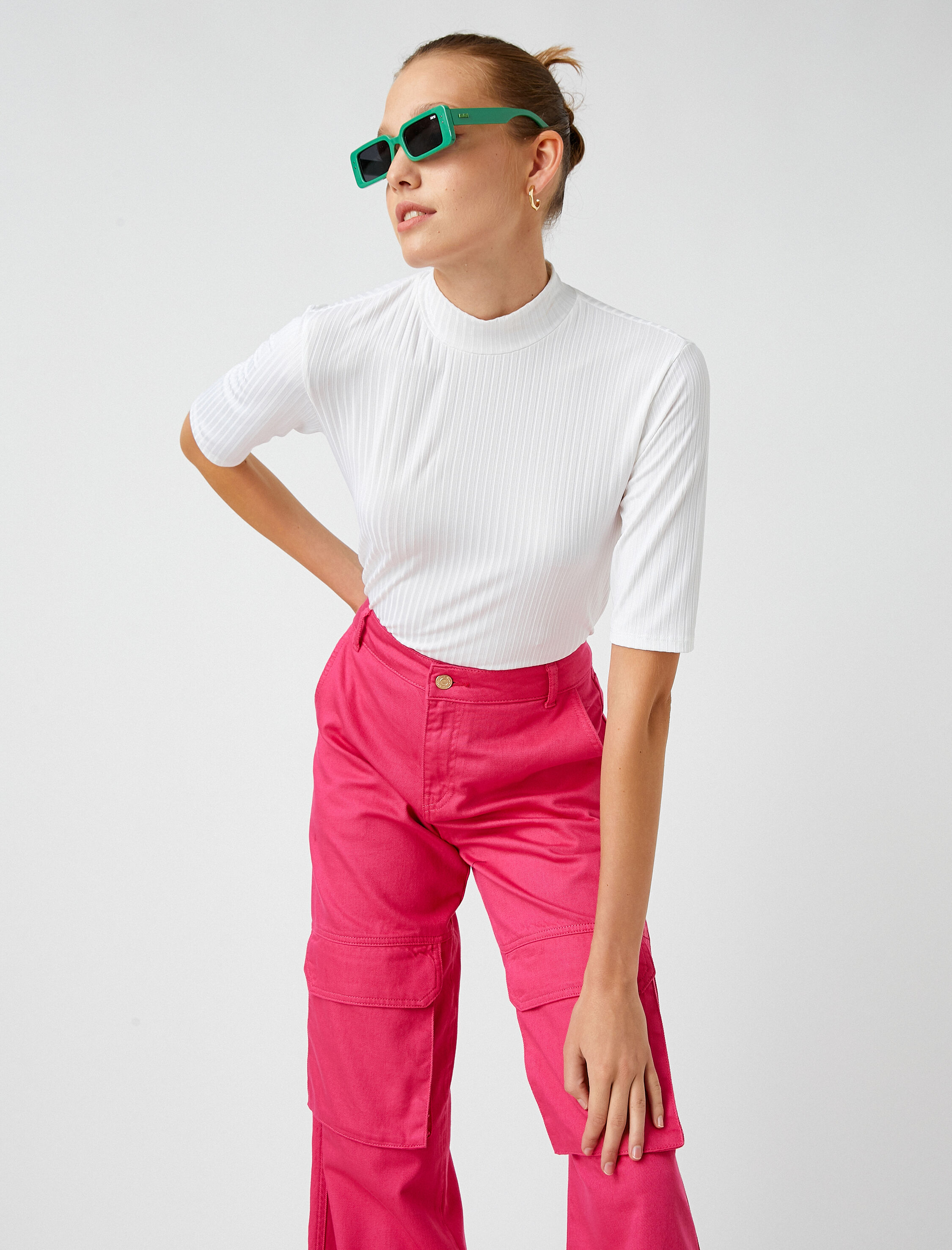   Dik Yaka Tişört Yarım Kollu