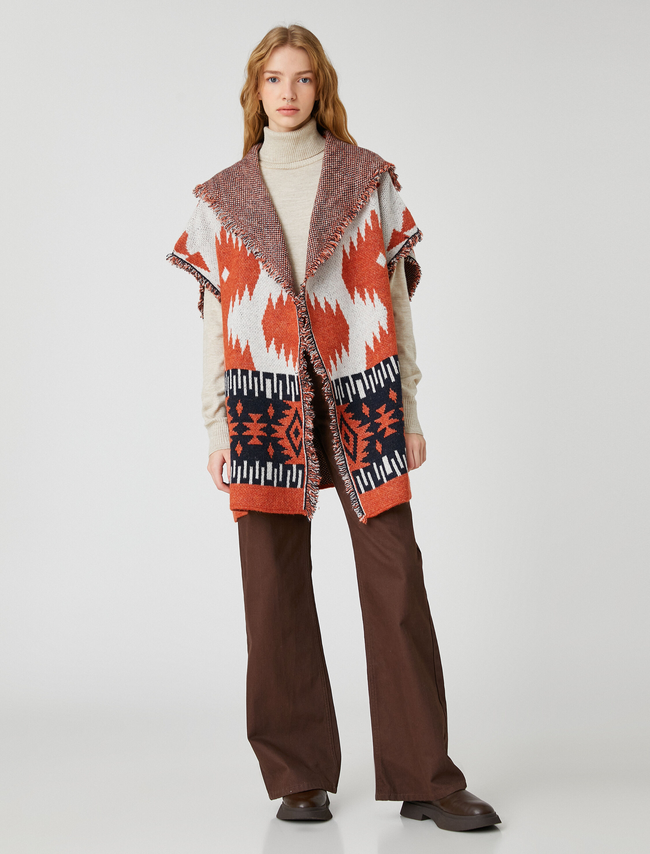   Etnik Desenli Panço Püskül Detaylı Rahat Kesim