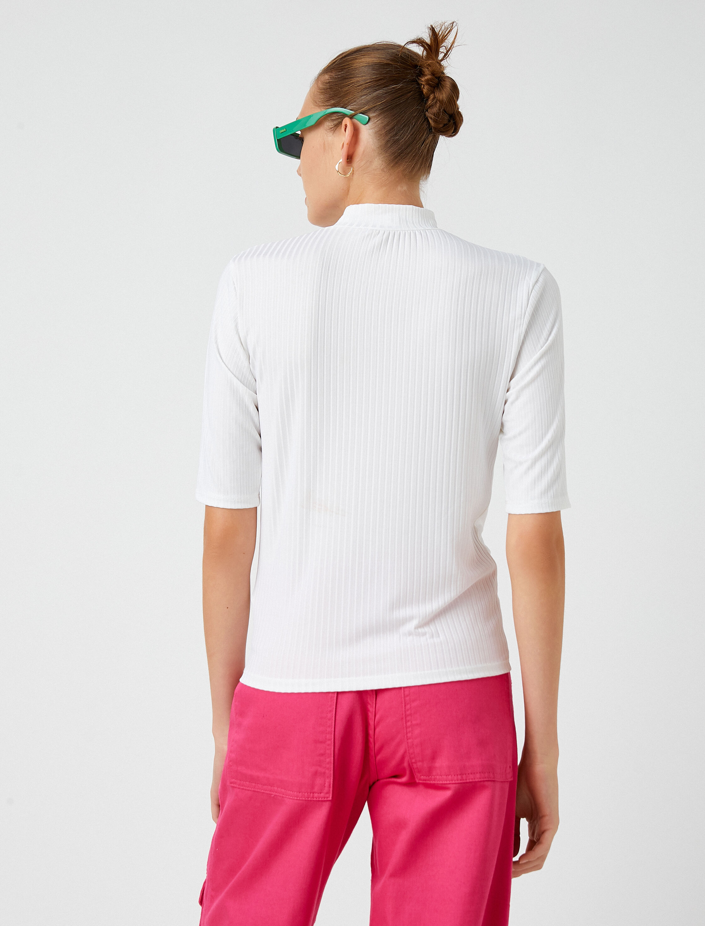   Dik Yaka Tişört Yarım Kollu