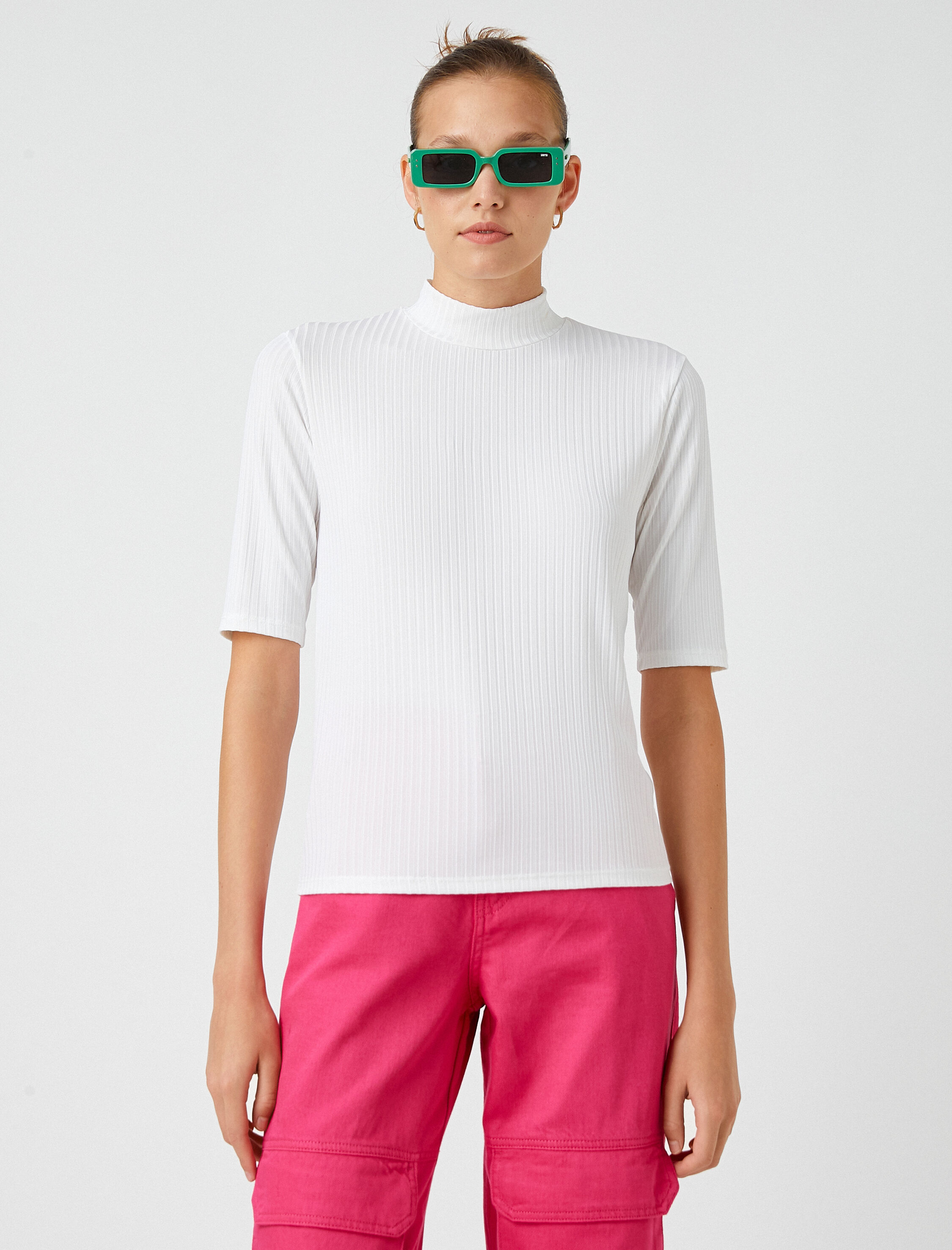   Dik Yaka Tişört Yarım Kollu