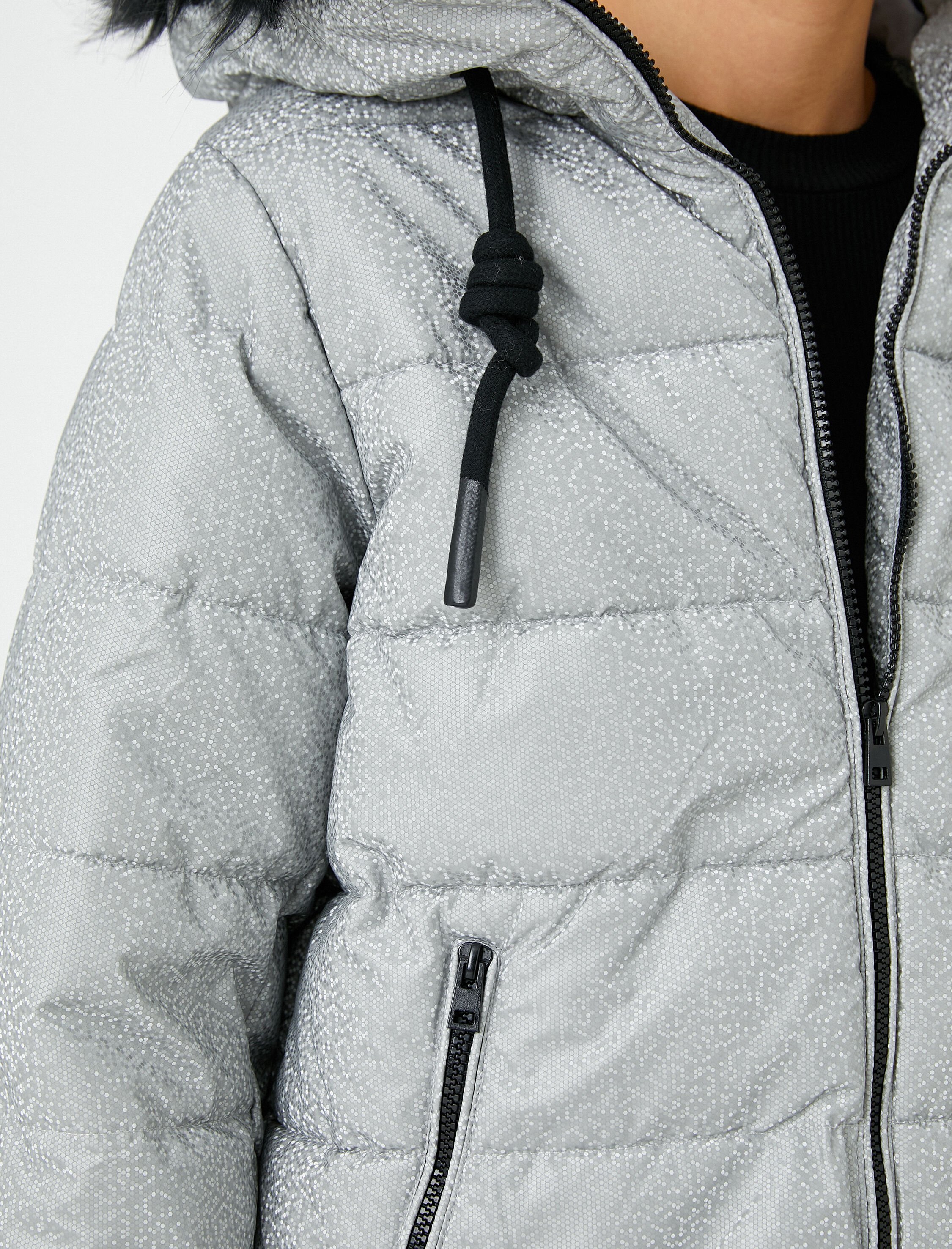   Şişme Mont Kapüşonlu Fermuarlı Peluş Detaylı Cepli