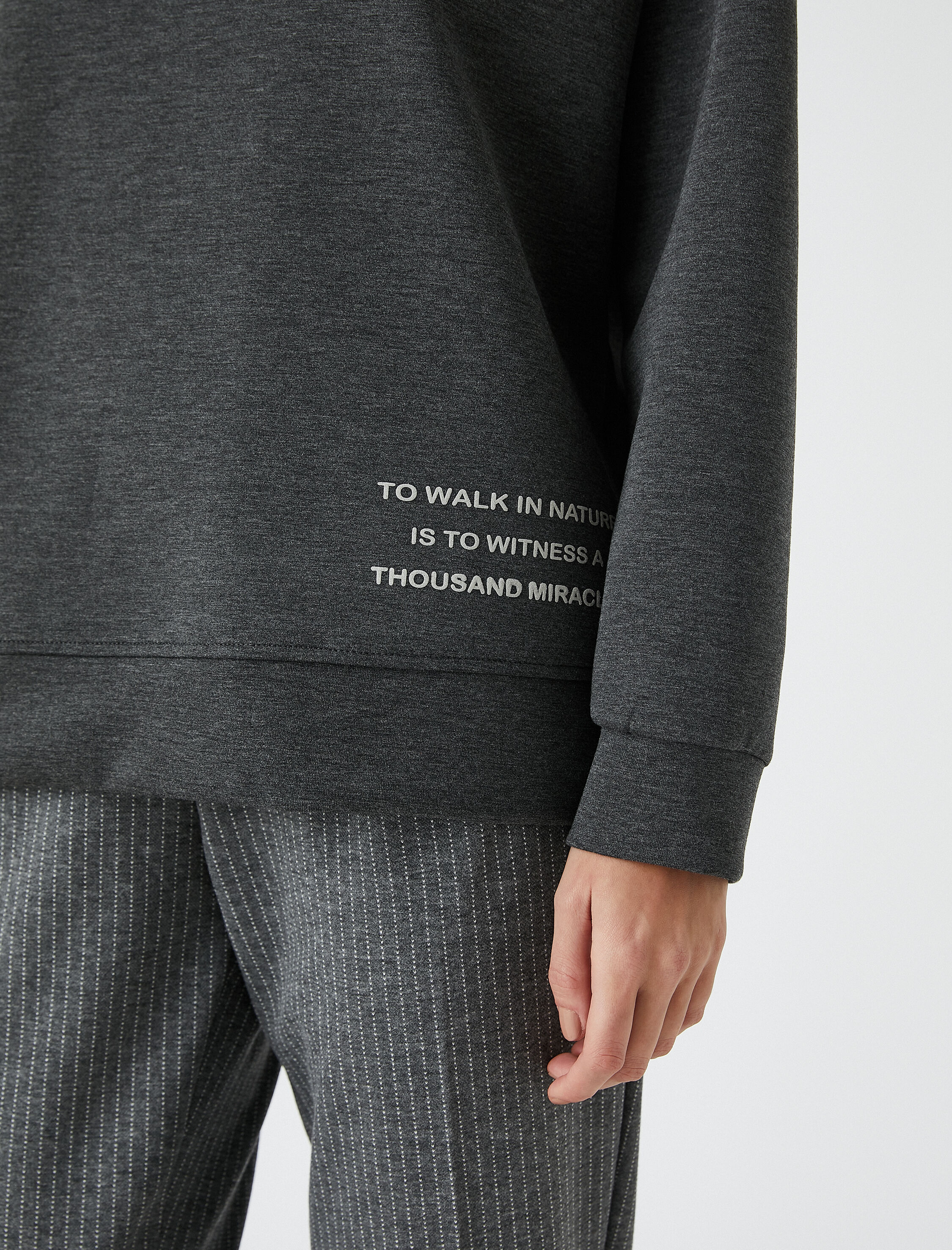   Koton X Şahika Ercümen - Balıkçı Yaka Baskılı Sweatshirt